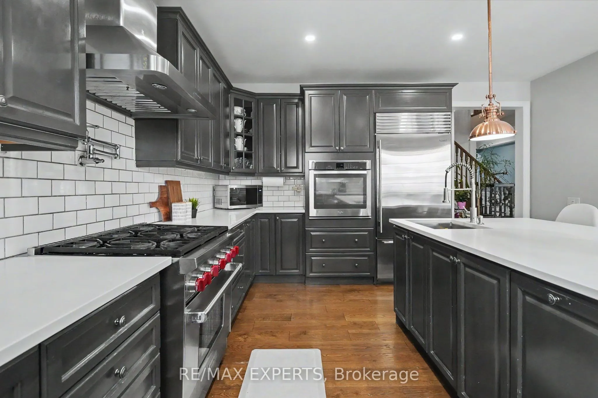 74 Dunrobin Crescent