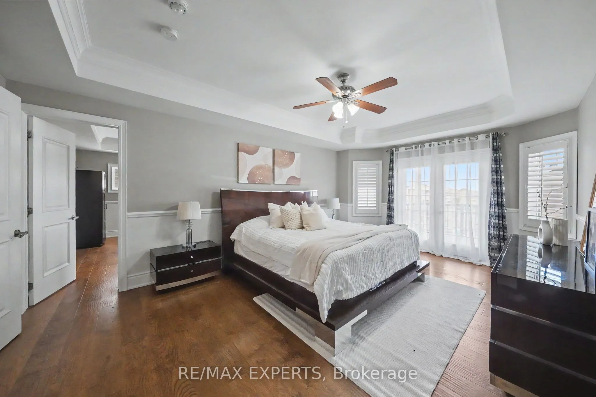 74 Dunrobin Crescent