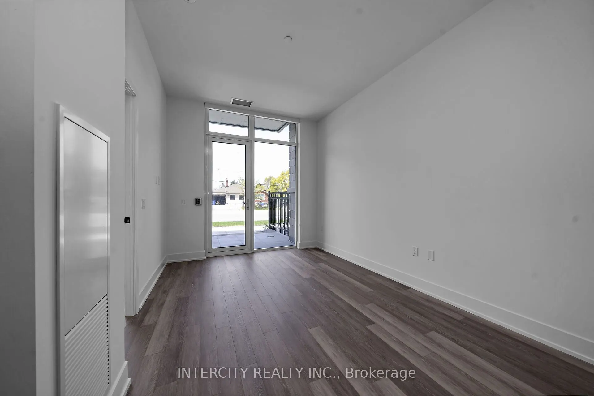 2075 King Road #128