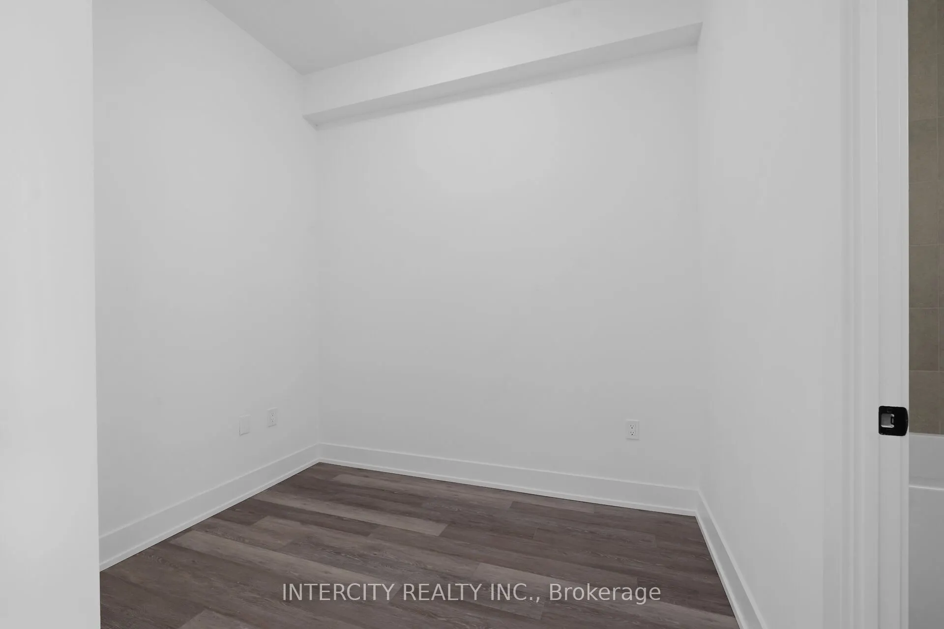 2075 King Road #128