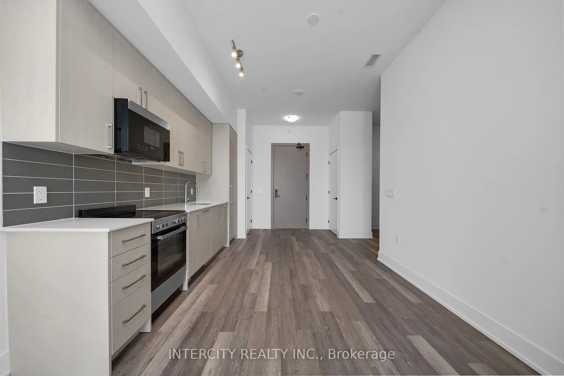 2075 King Road #128