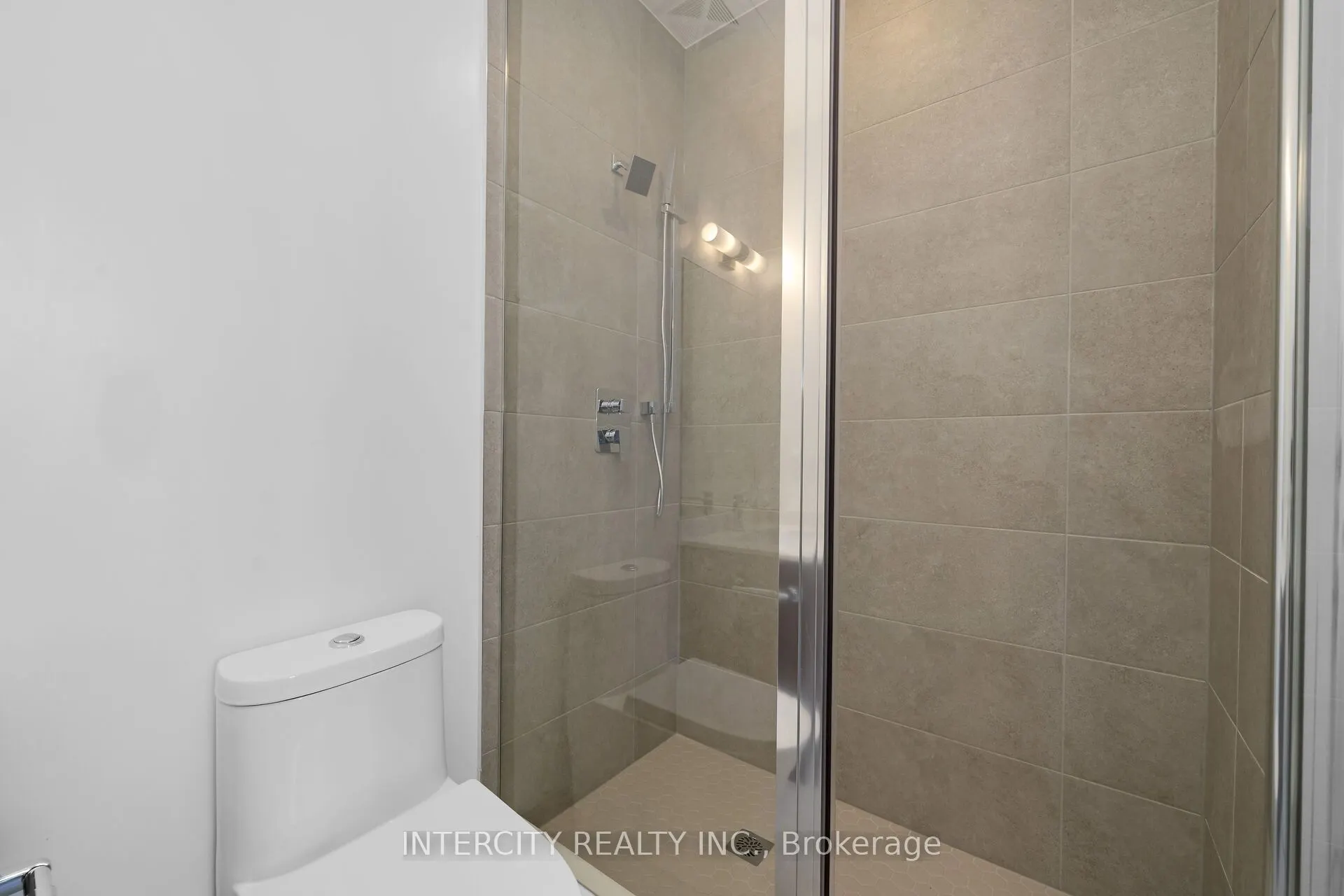2075 King Road #128