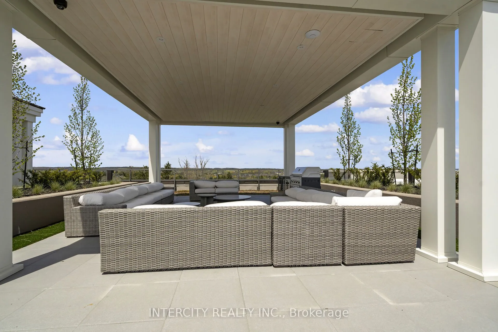 2075 King Road #128