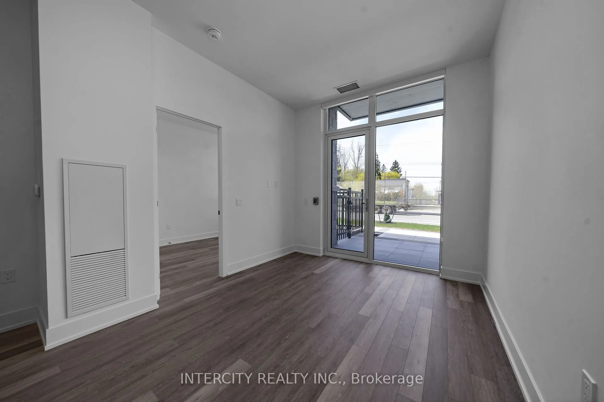 2075 King Road #128