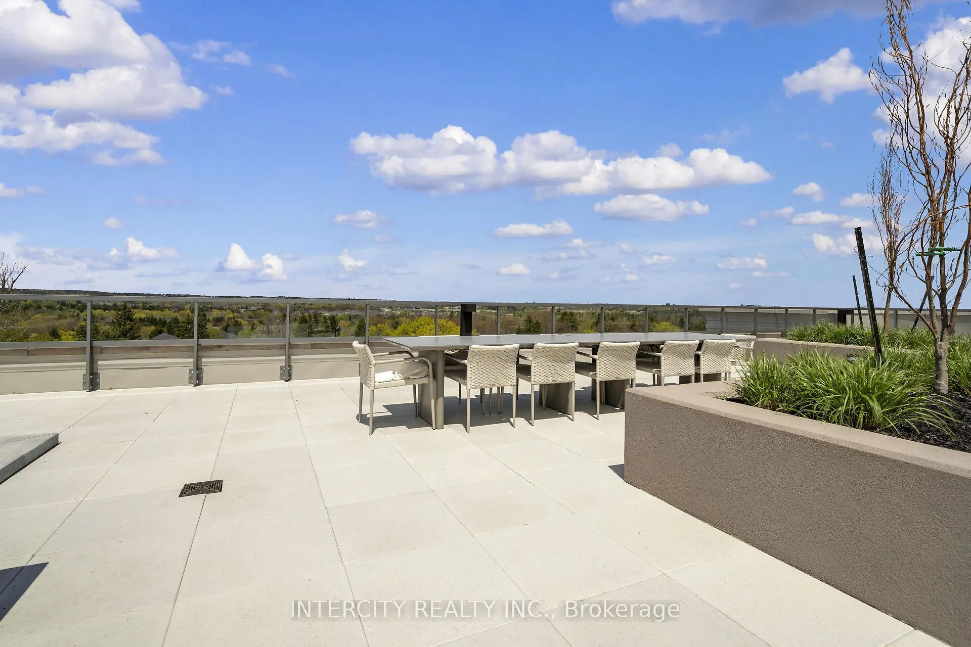 2075 King Road #128