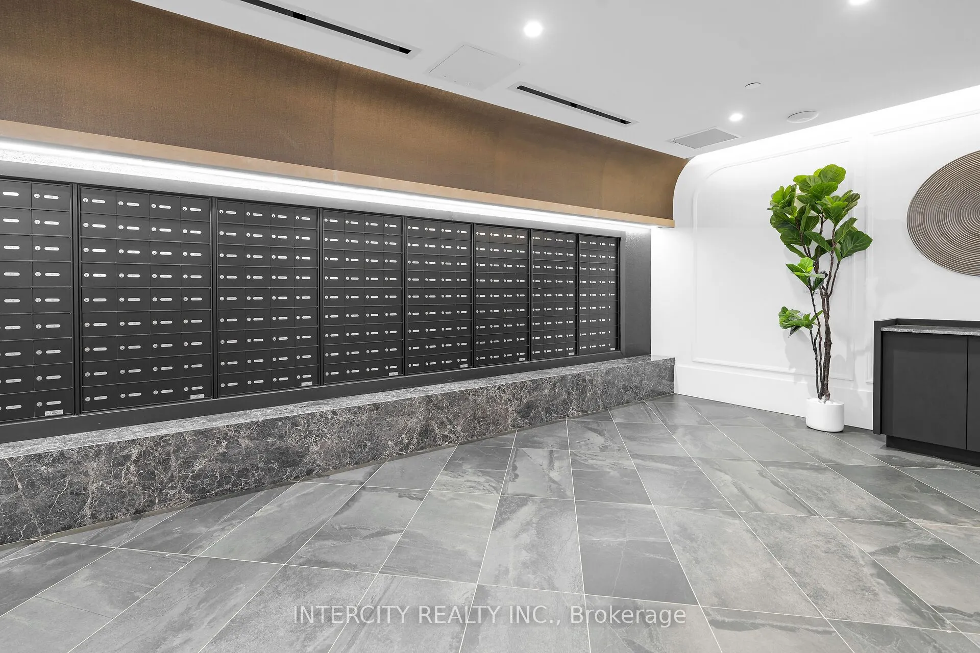 2075 King Road #128