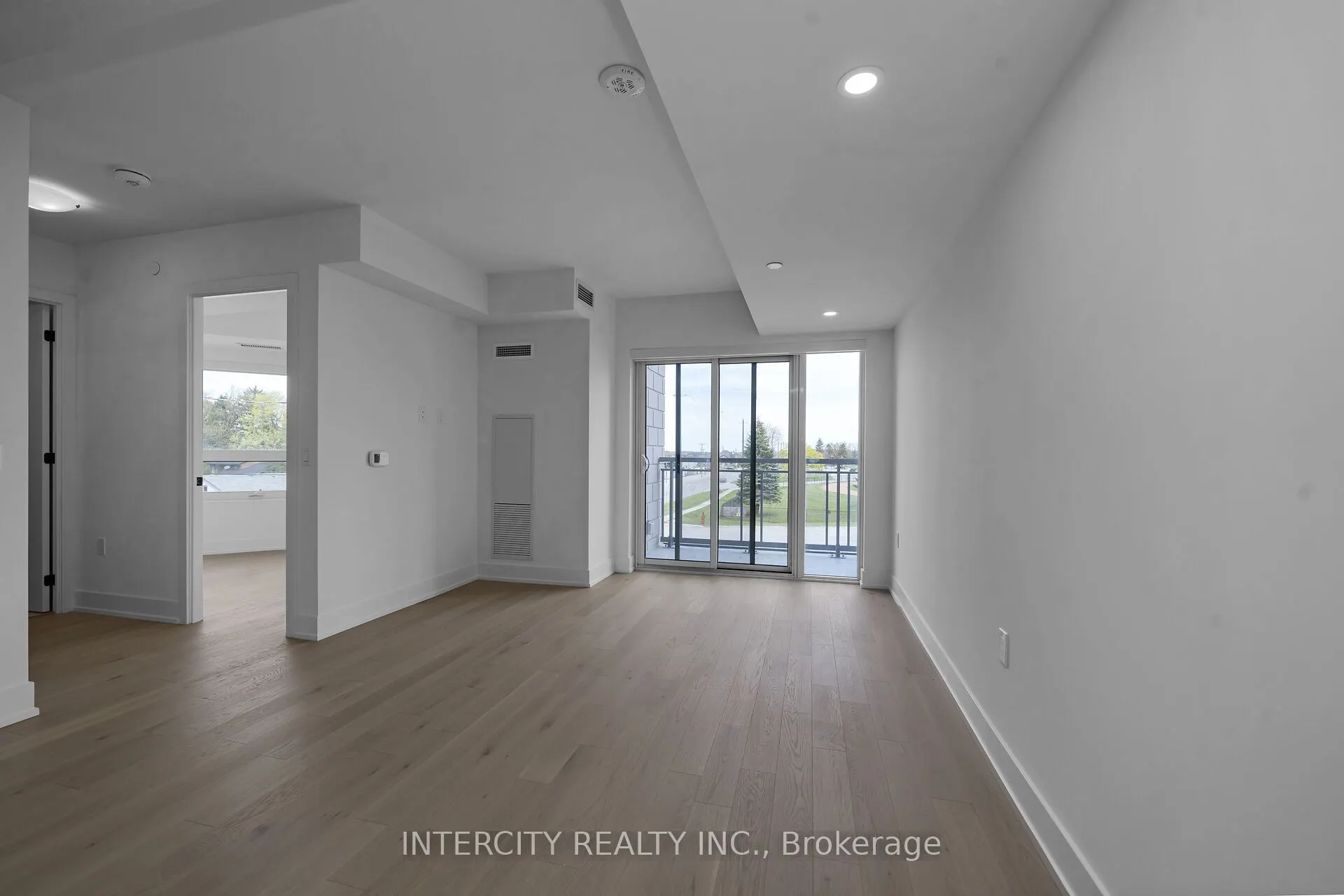 2075 King Road #240