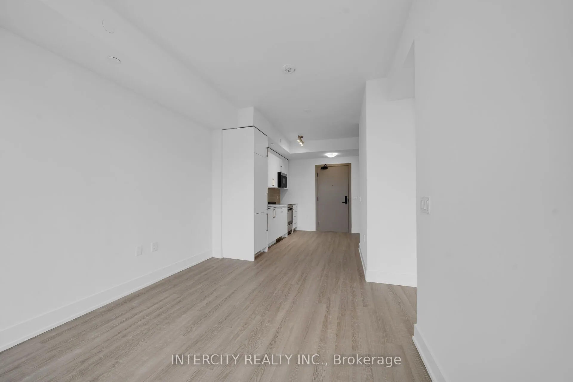 2075 King Road #333