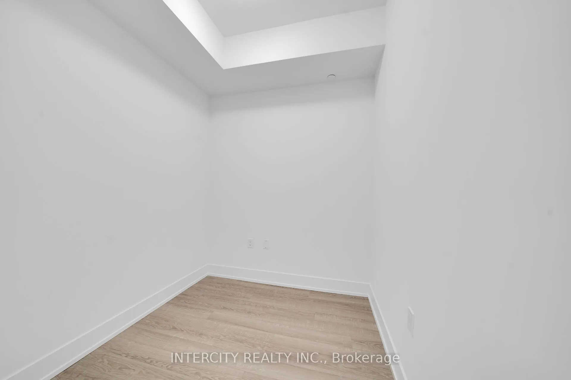 2075 King Road #333
