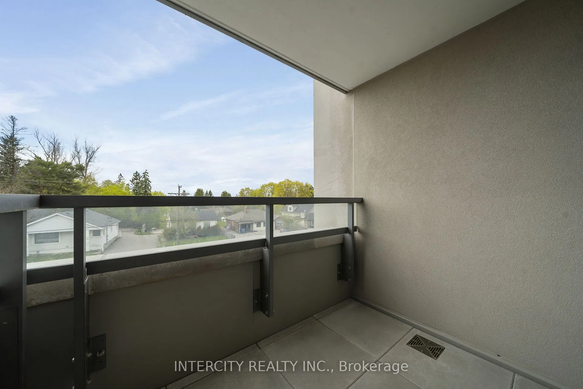 2075 King Road #333