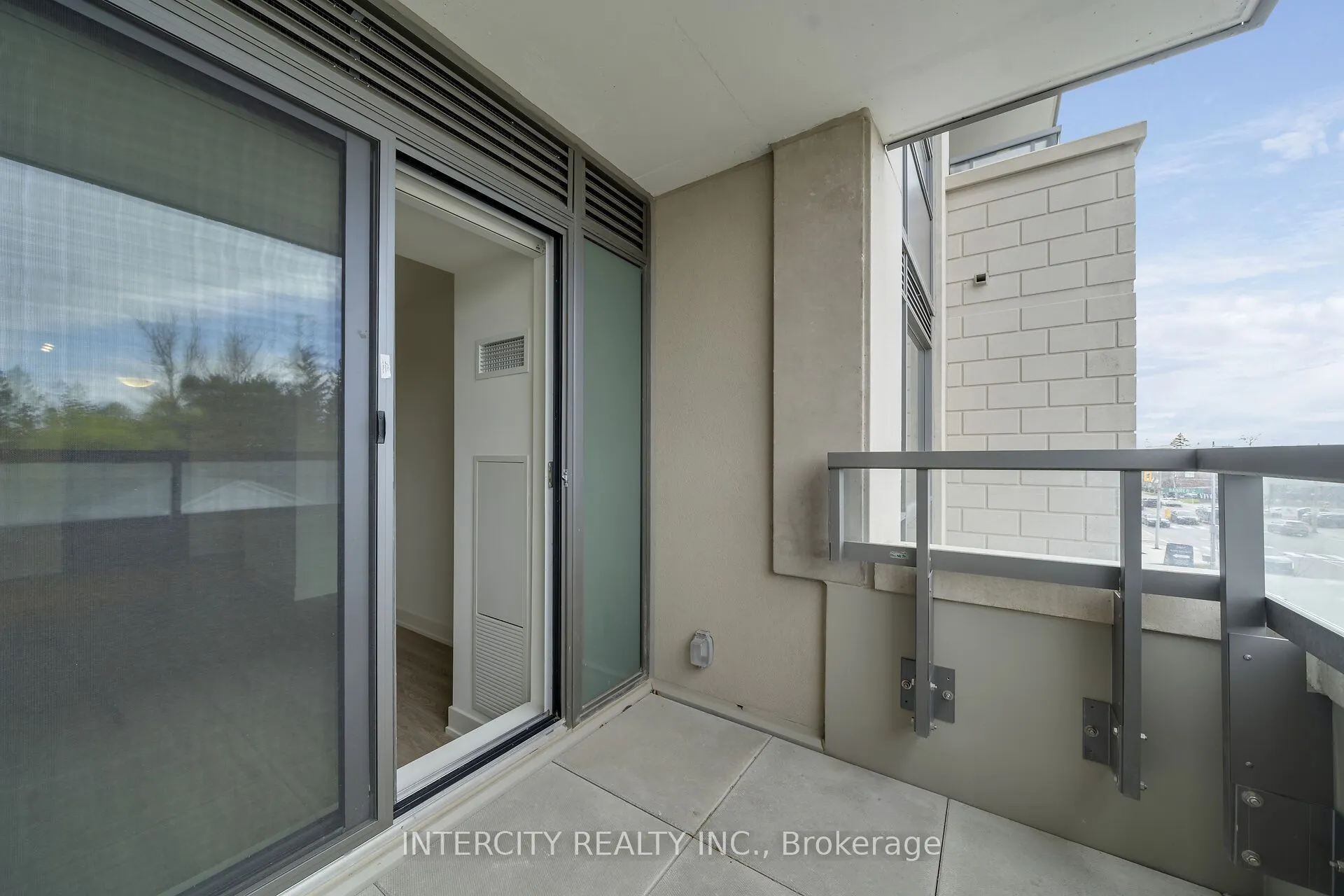 2075 King Road #333