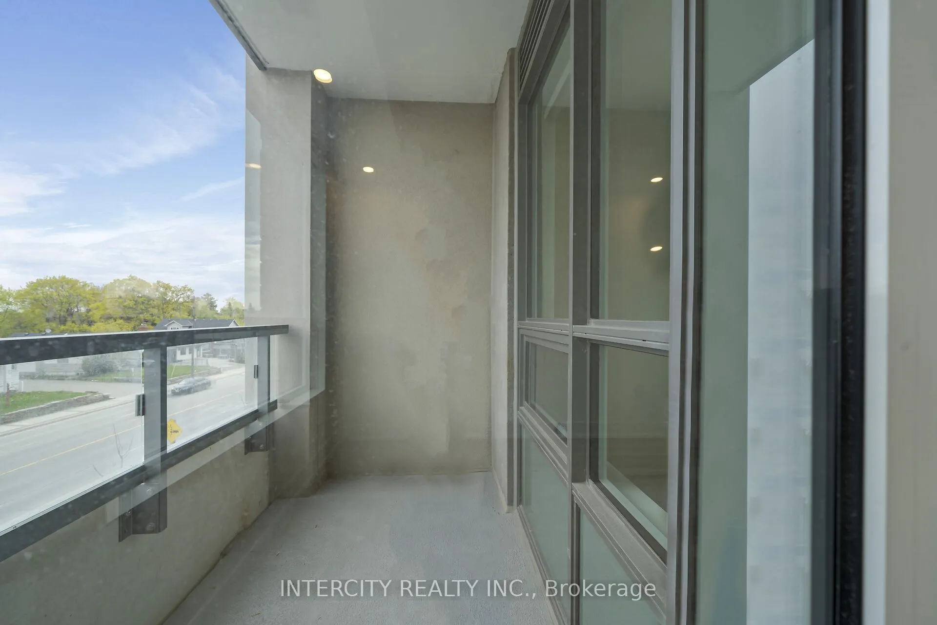 2075 King Road #326