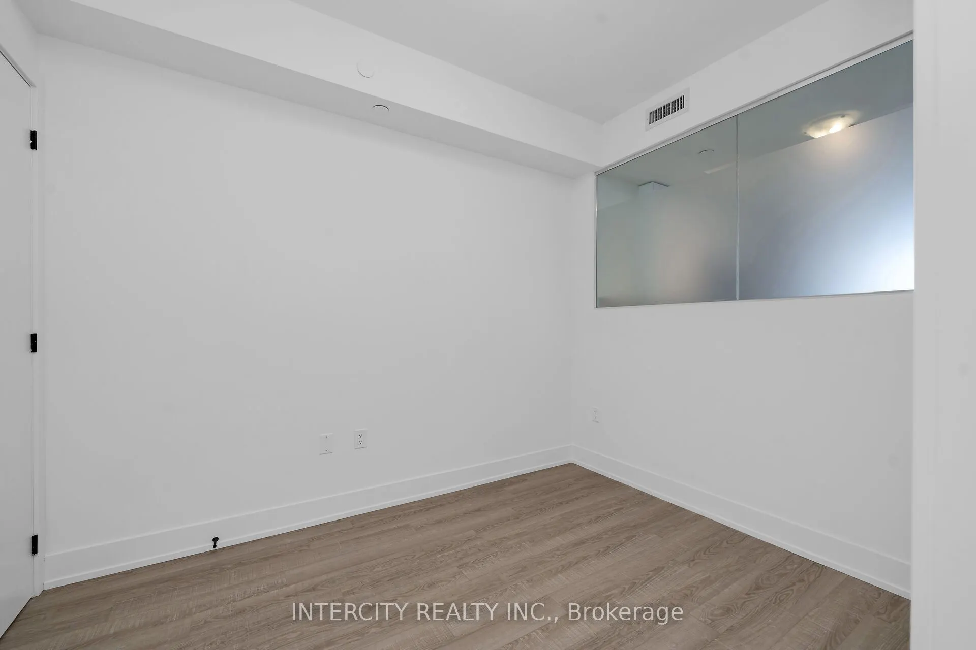 2075 King Road #326