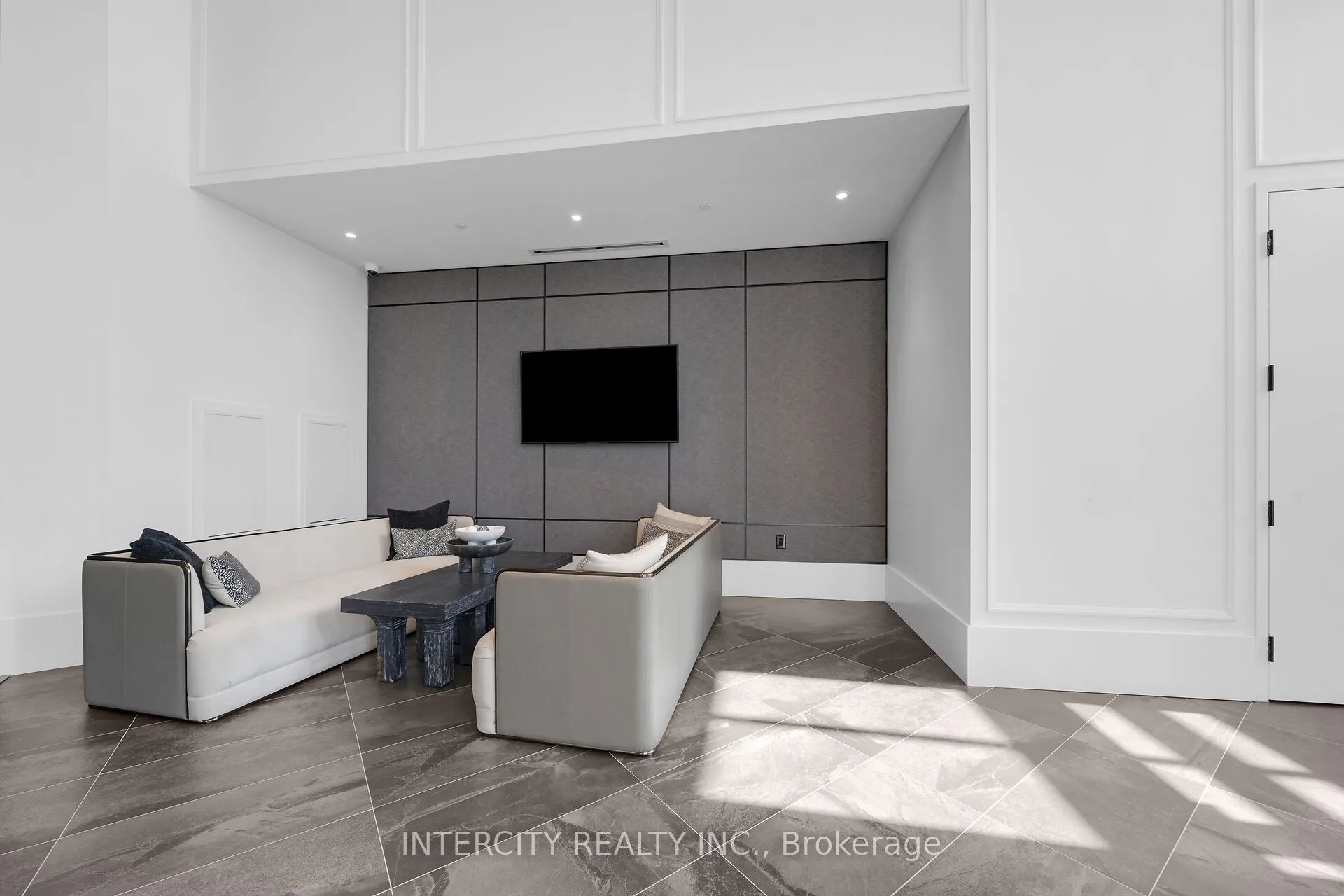2075 King Road #227