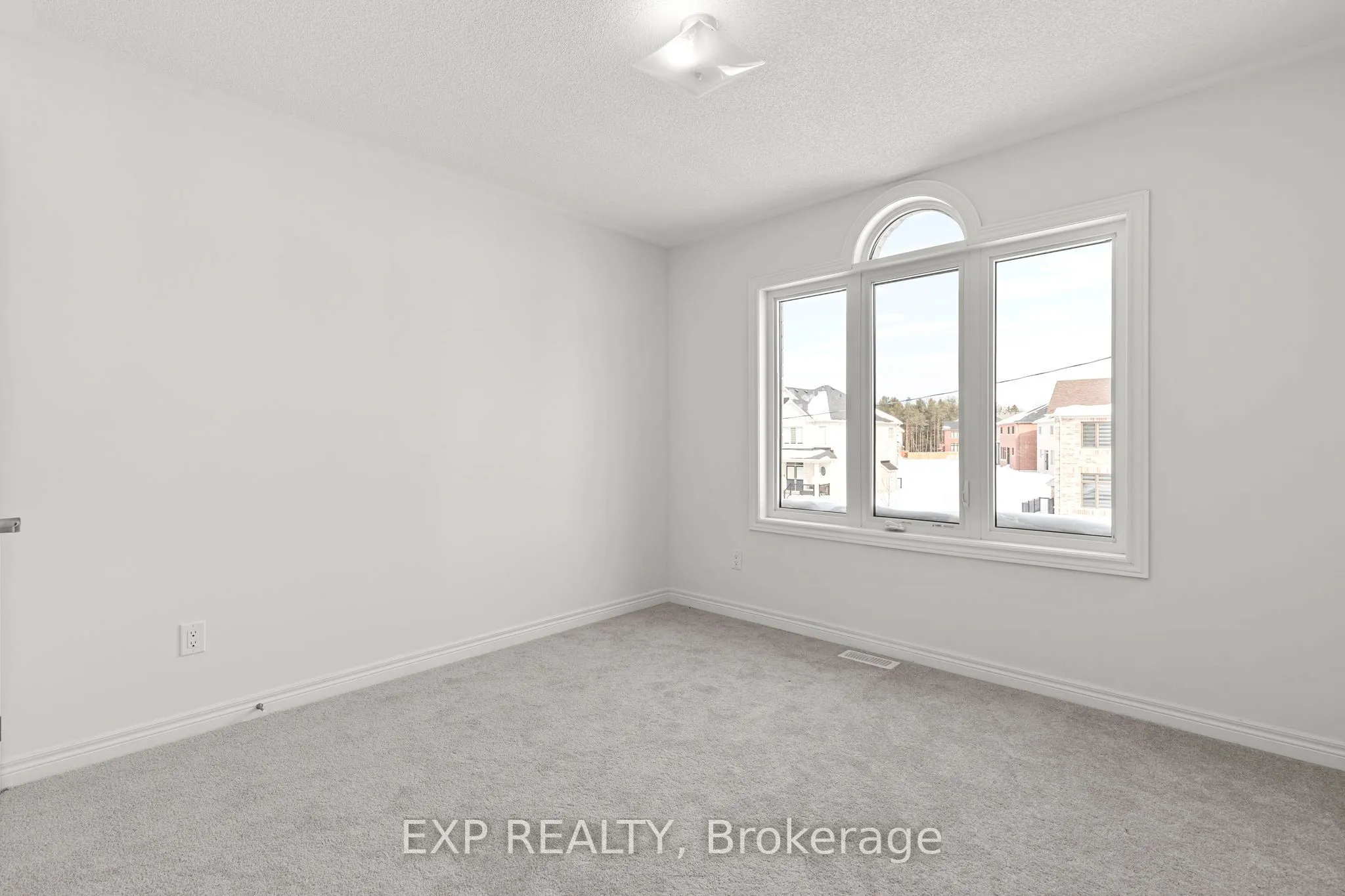 52 Baycroft Boulevard