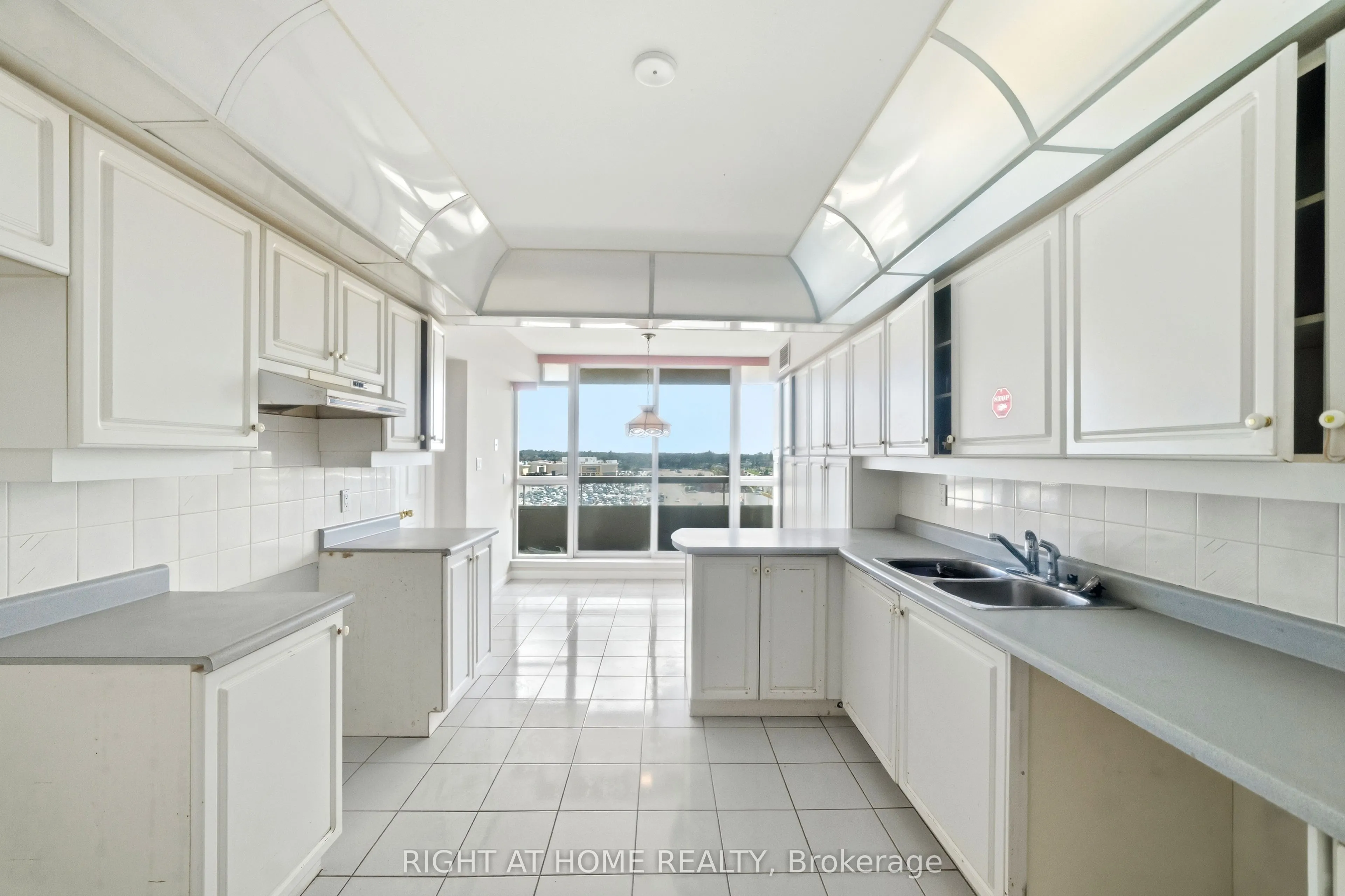 610 BULLOCK Drive #803