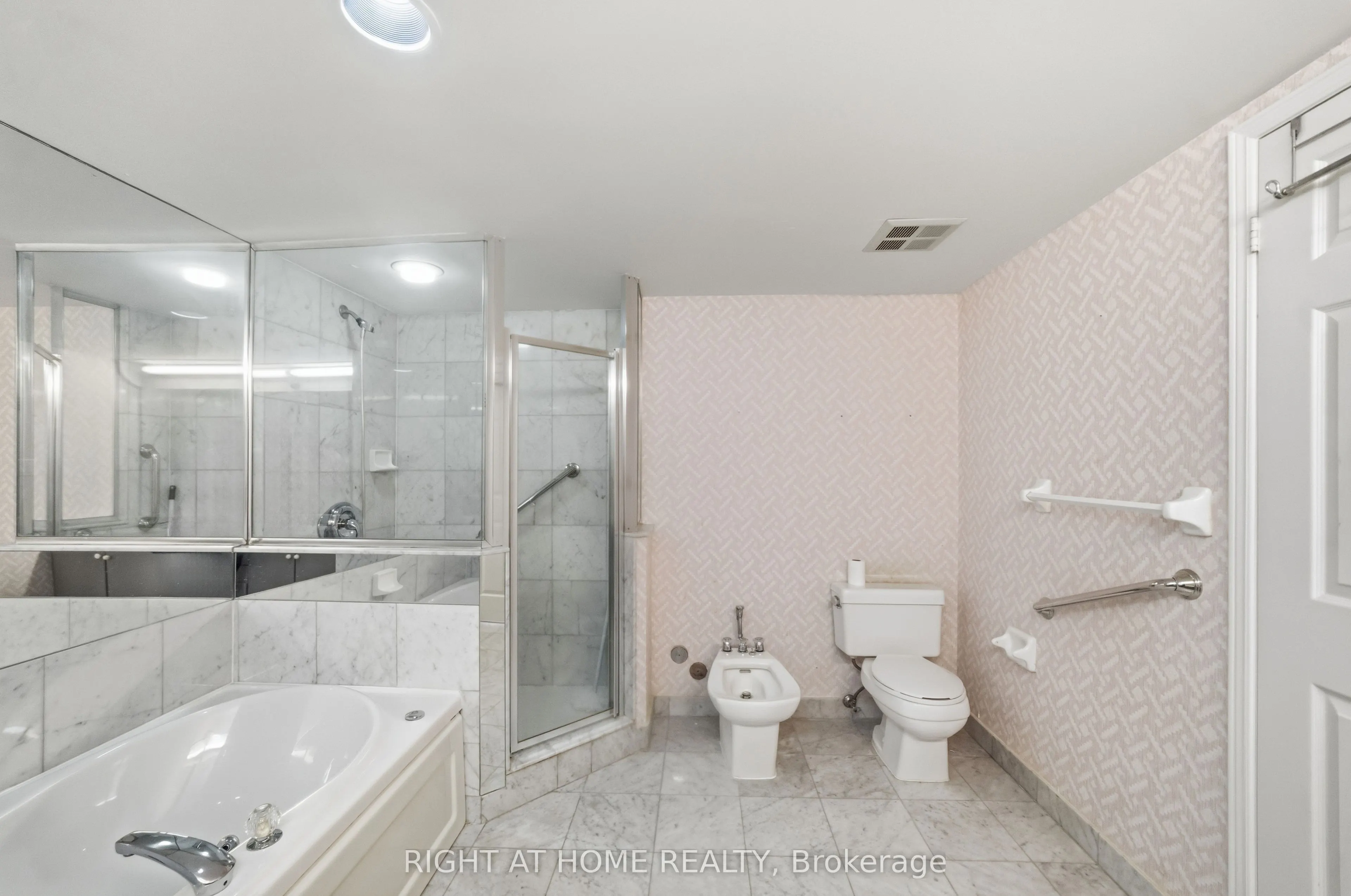 610 BULLOCK Drive #803