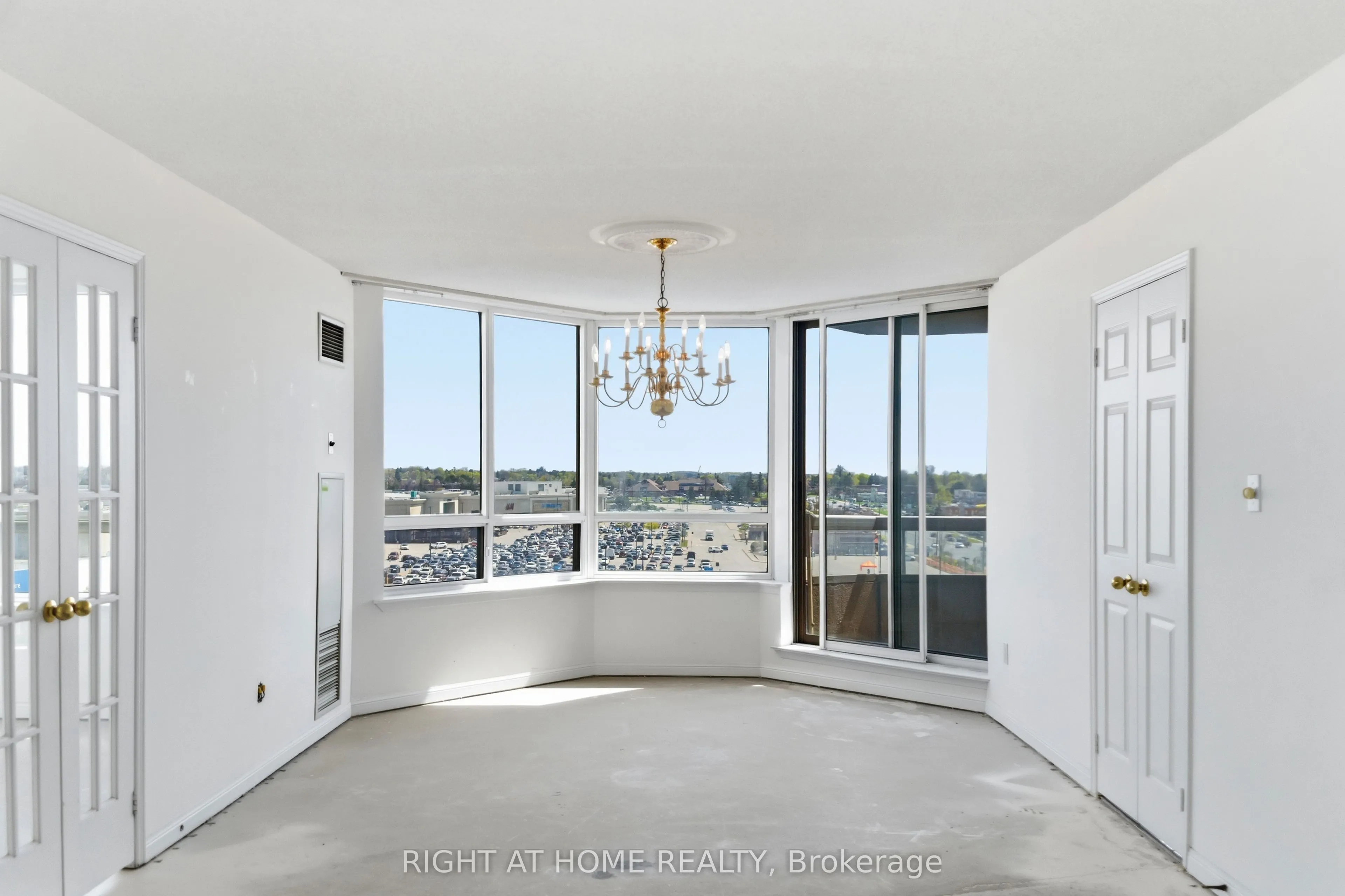 610 BULLOCK Drive #803