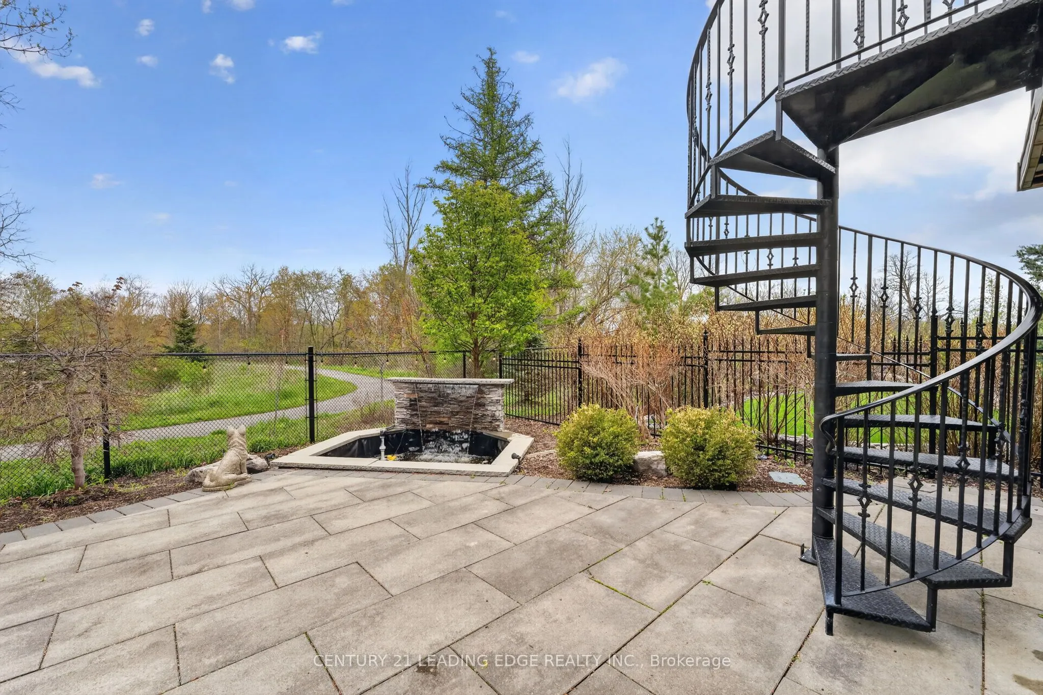 33 Stollery Pond Crescent