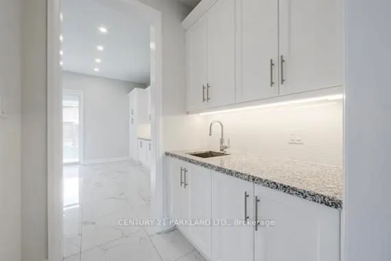 6 Dennis Reed Court