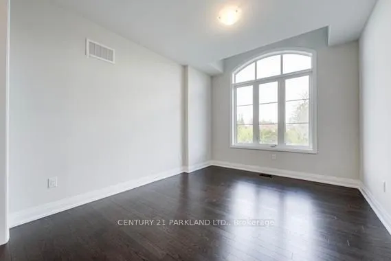 6 Dennis Reed Court