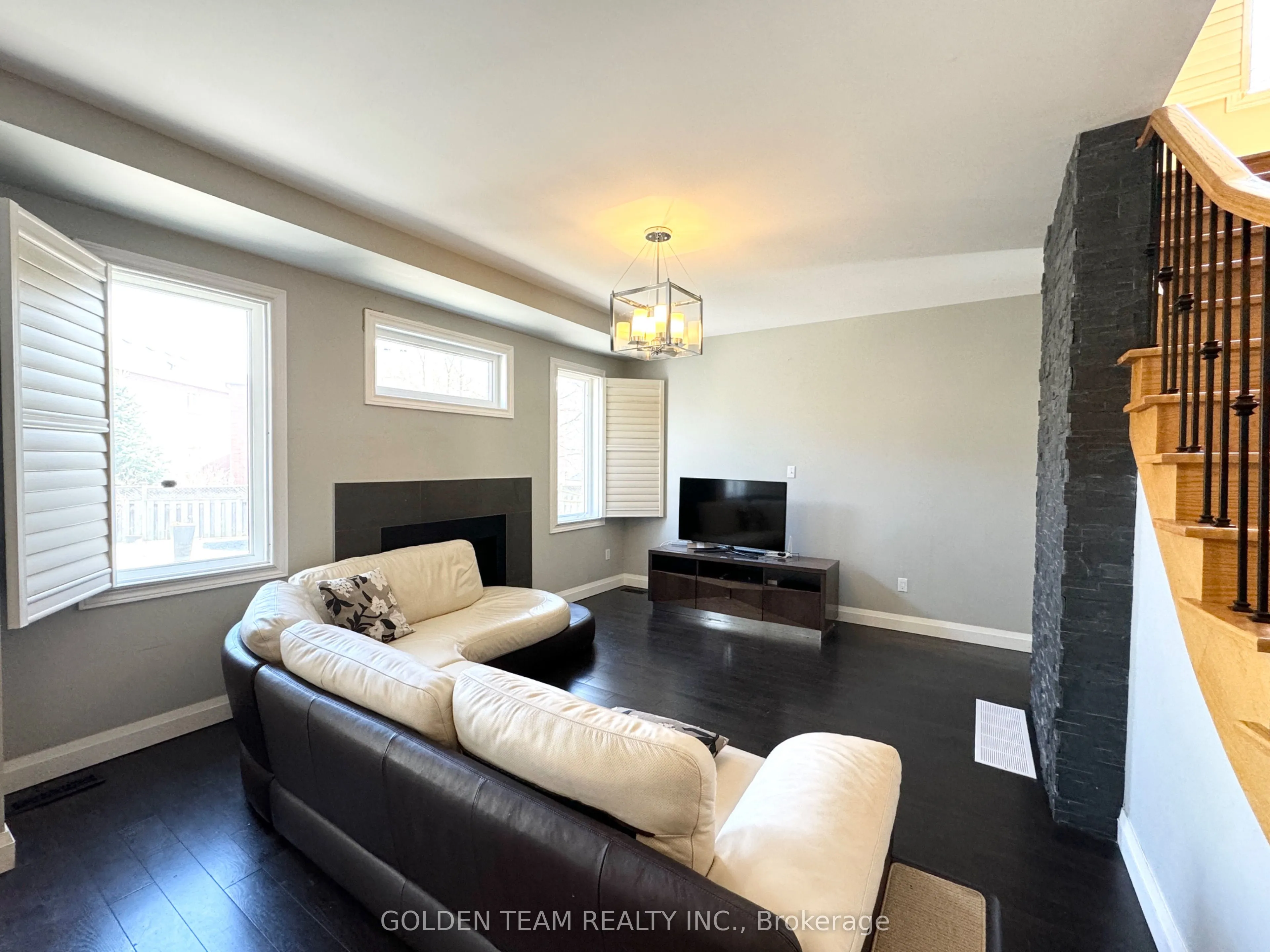 9 Ridgecrest Road