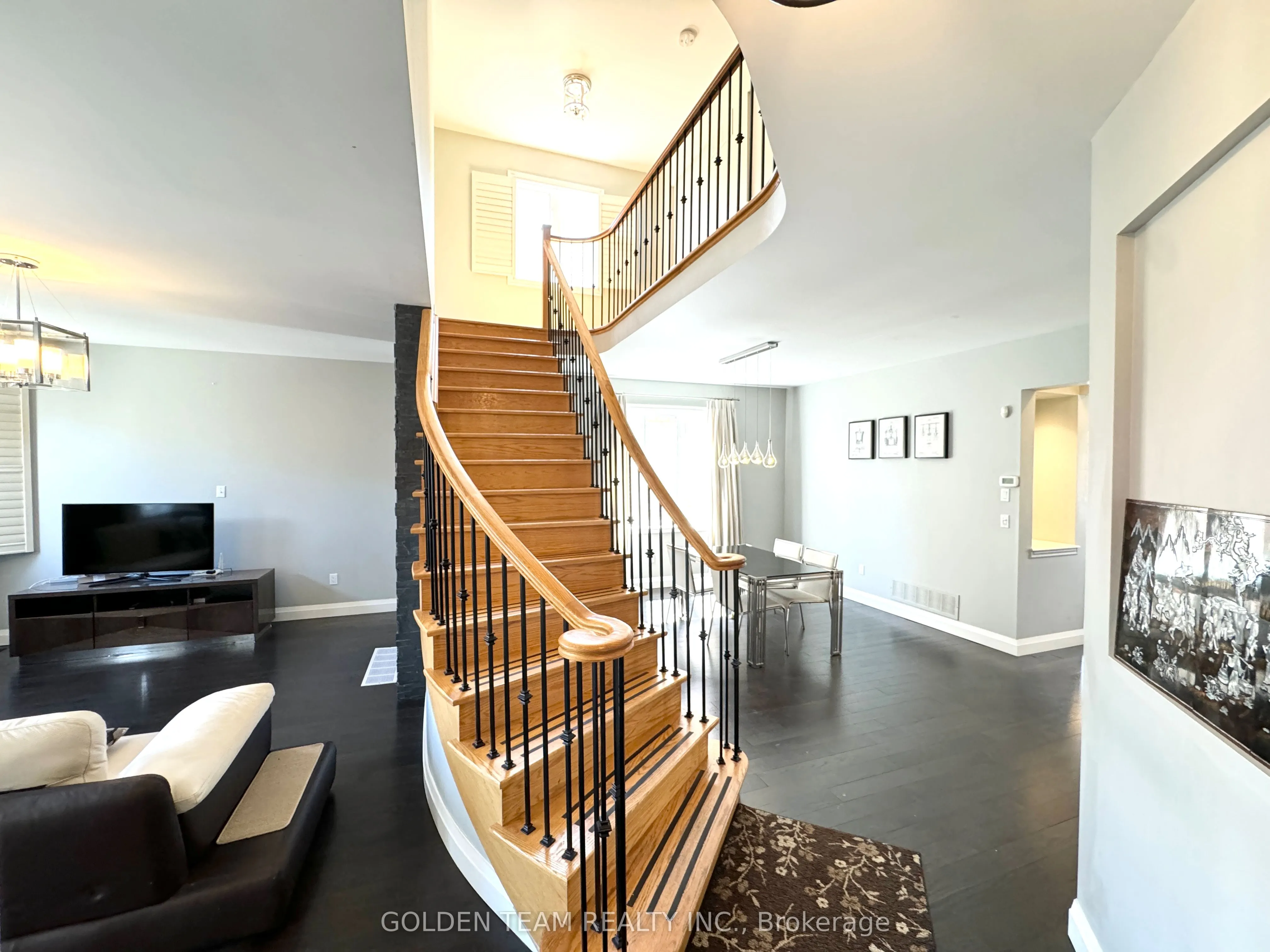 9 Ridgecrest Road