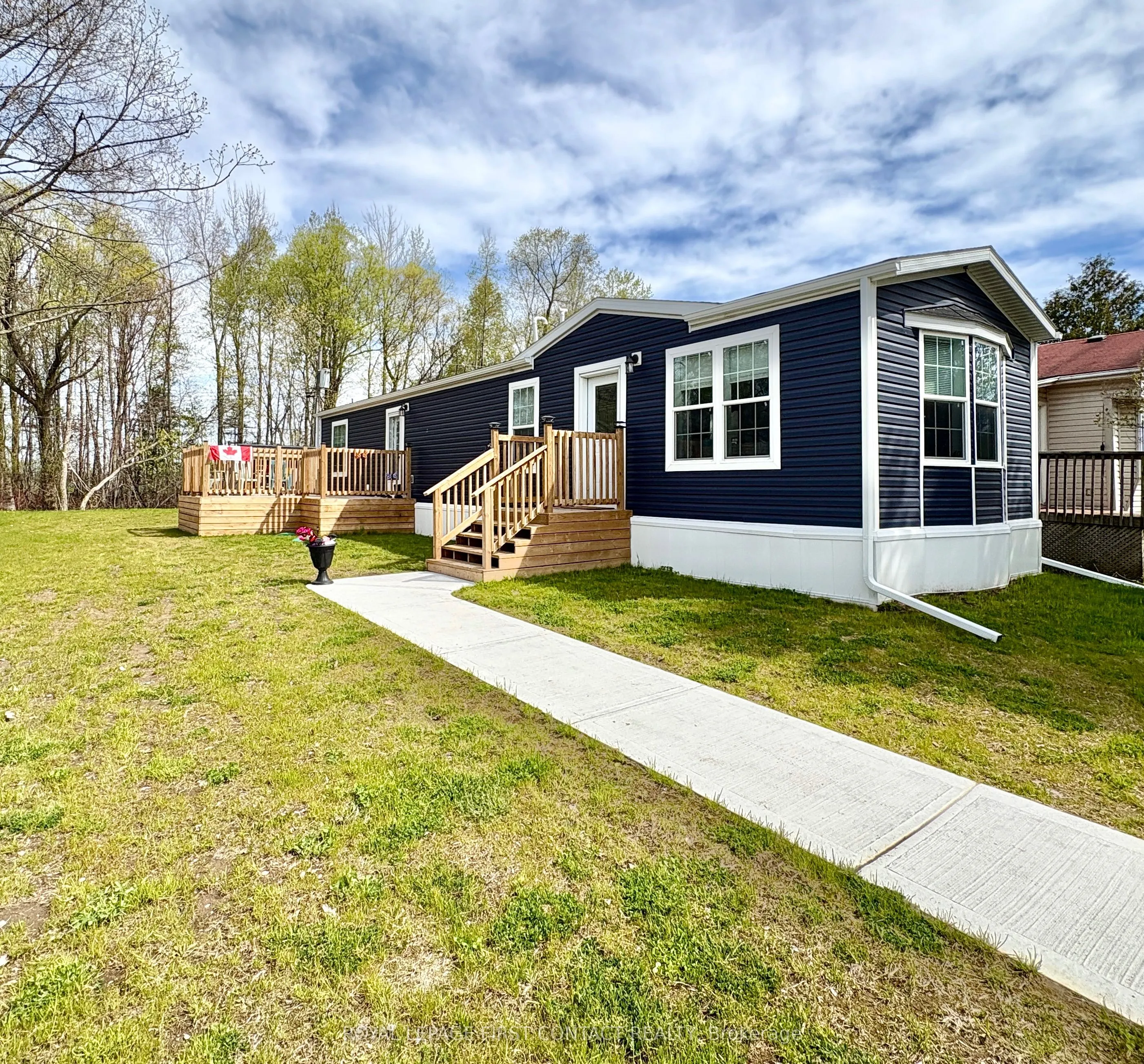 40 SHAMROCK Crescent