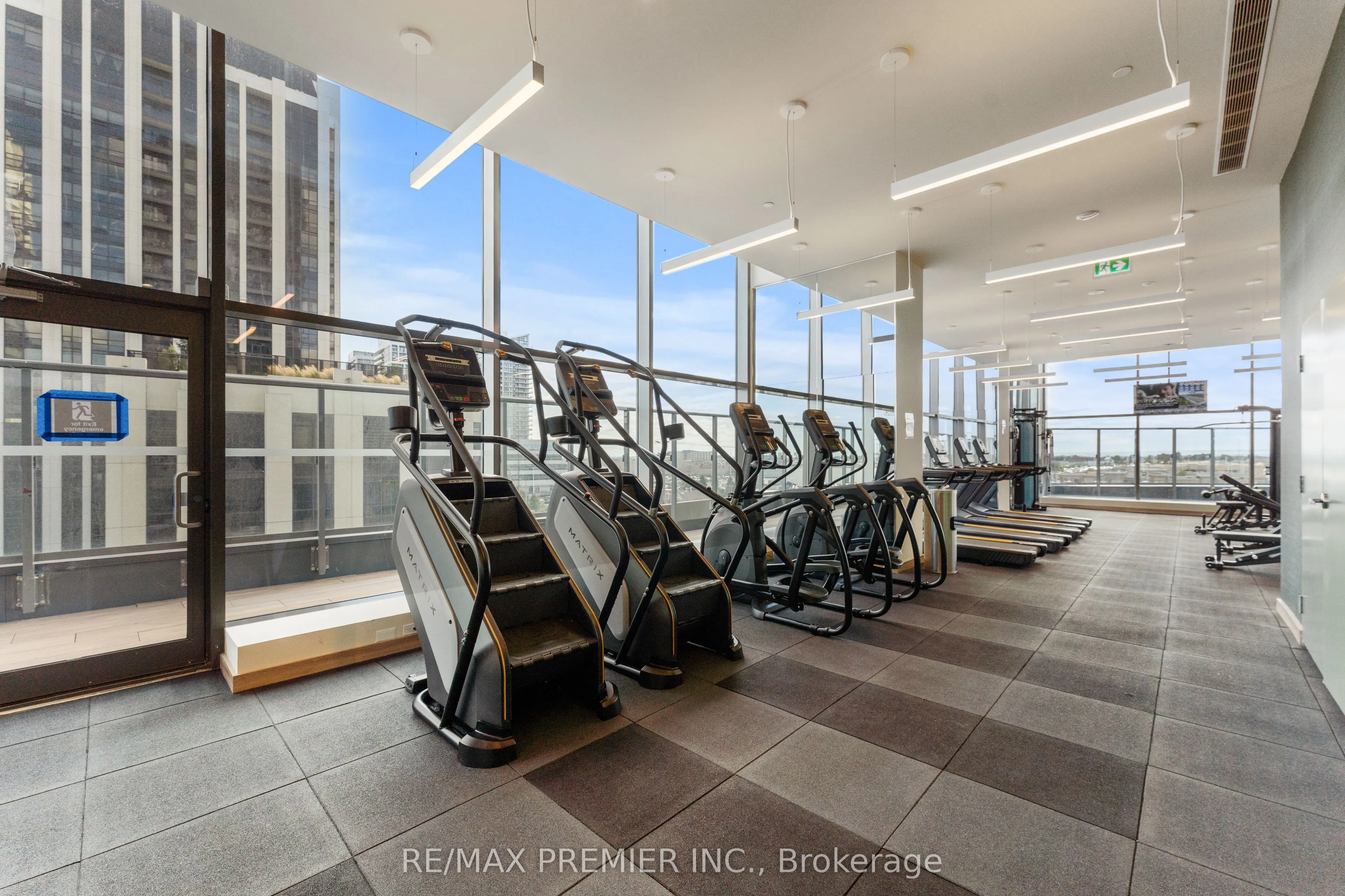 10 Abeja Street #1512
