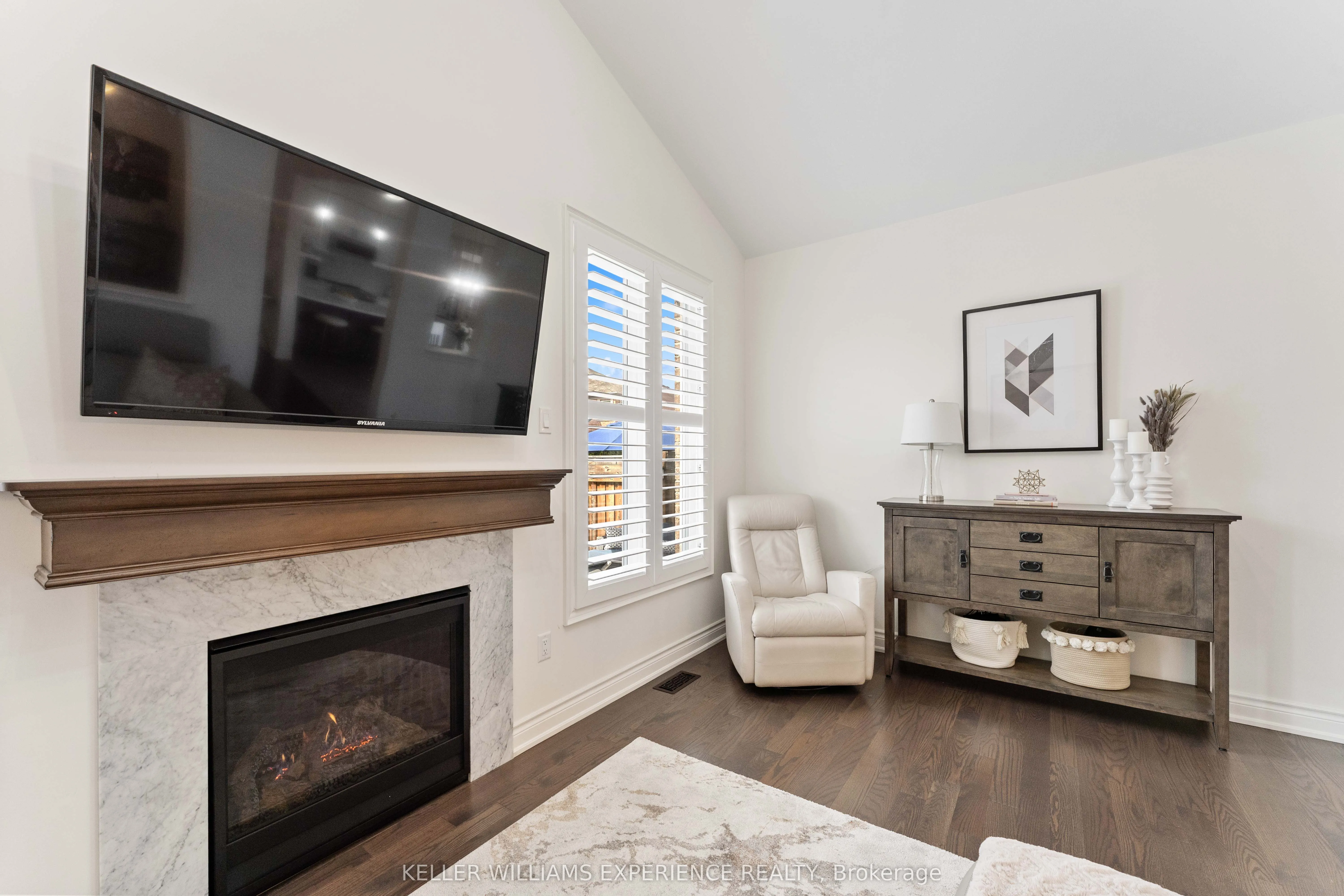 229 Blue Dasher Boulevard