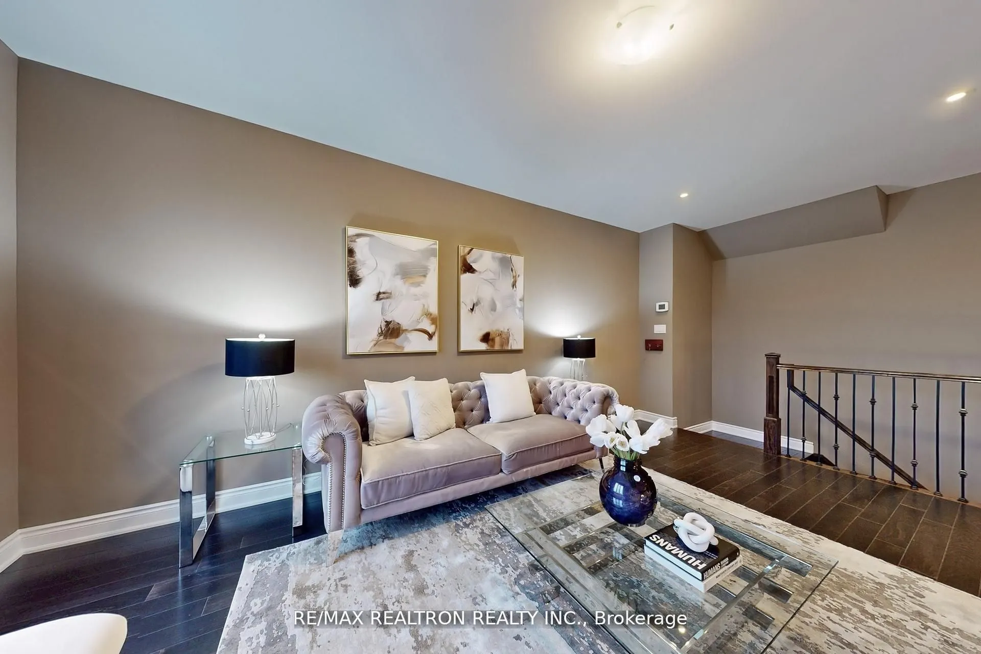 15 Pine Vista Avenue