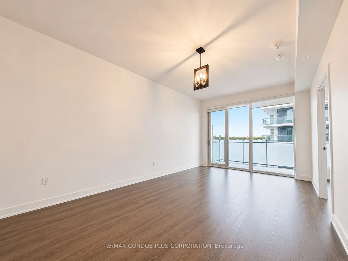 105 Oneida Crescent #503