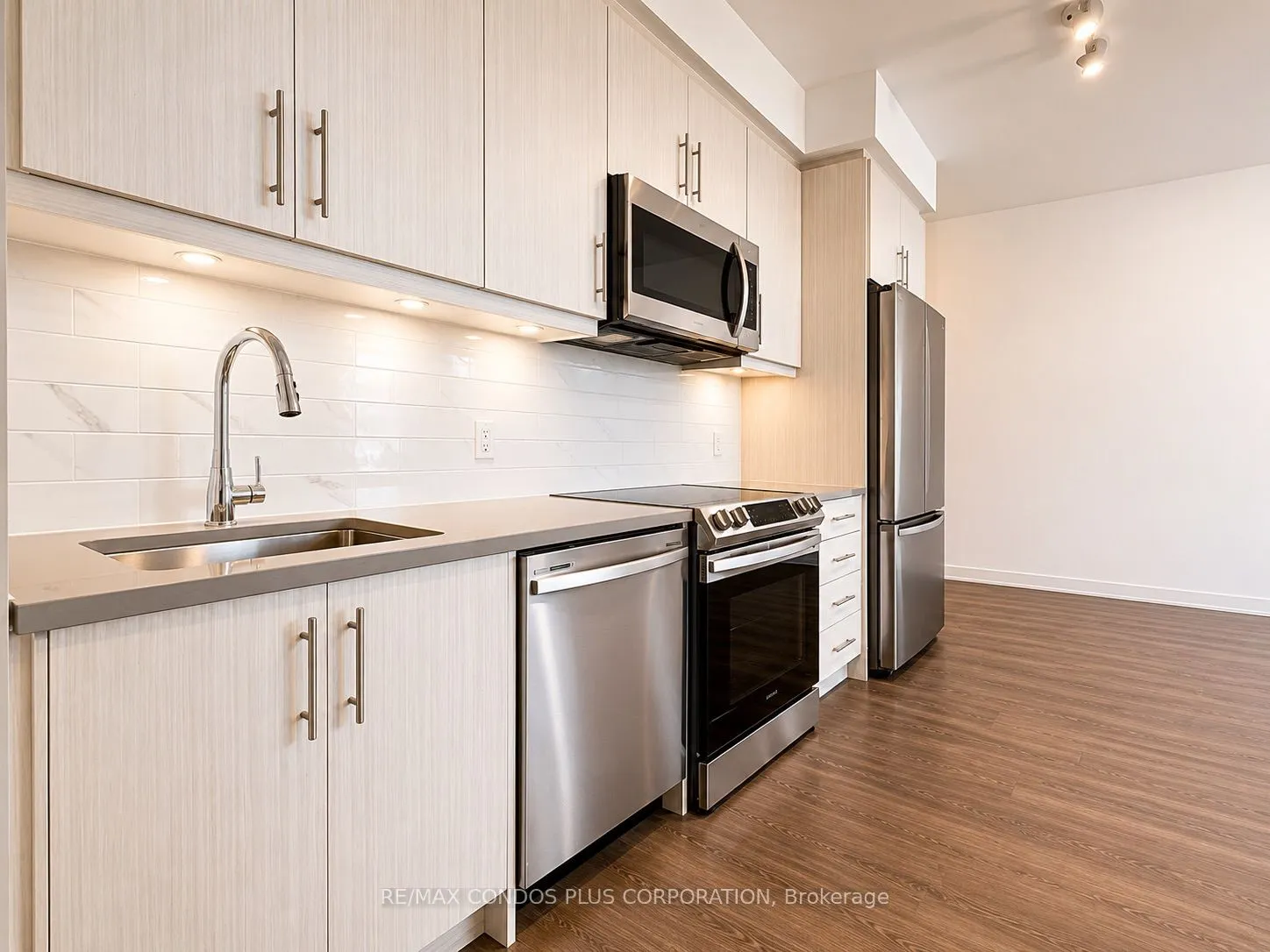 105 Oneida Crescent #503