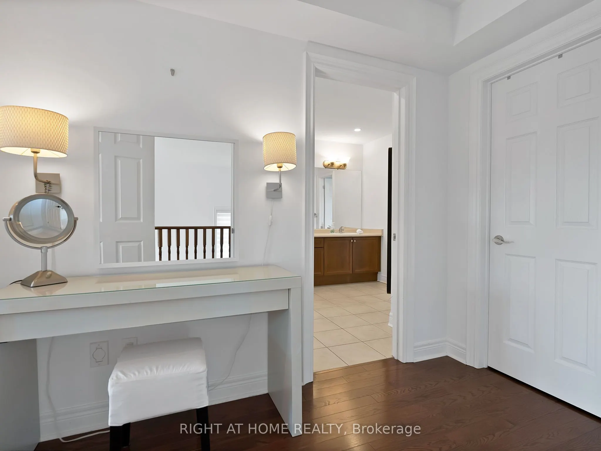 8 Yemina Gate