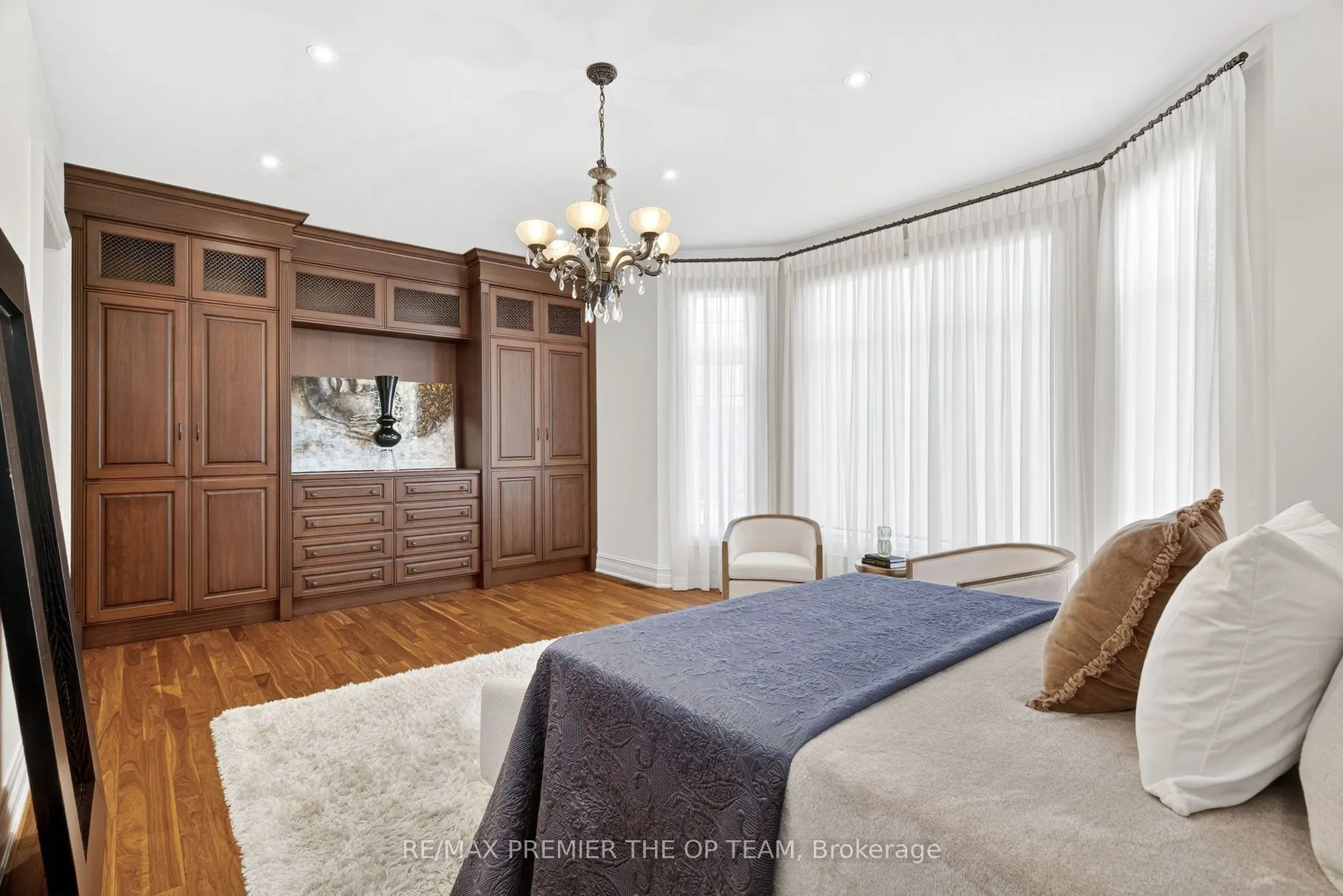 24 Grand Vellore Crescent