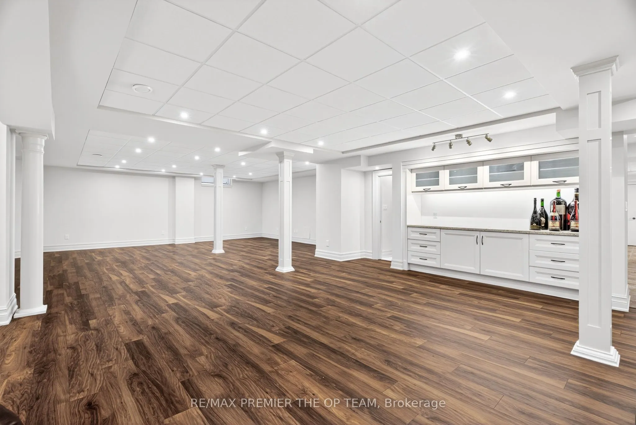 24 Grand Vellore Crescent