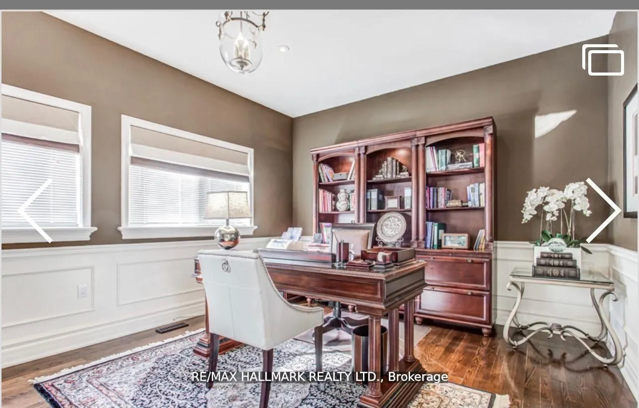 384 Kennedy Street W