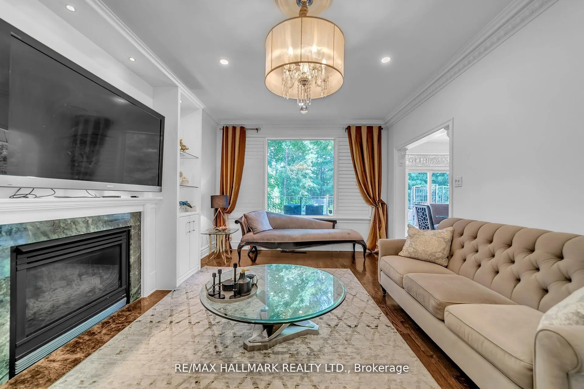 384 Kennedy Street W