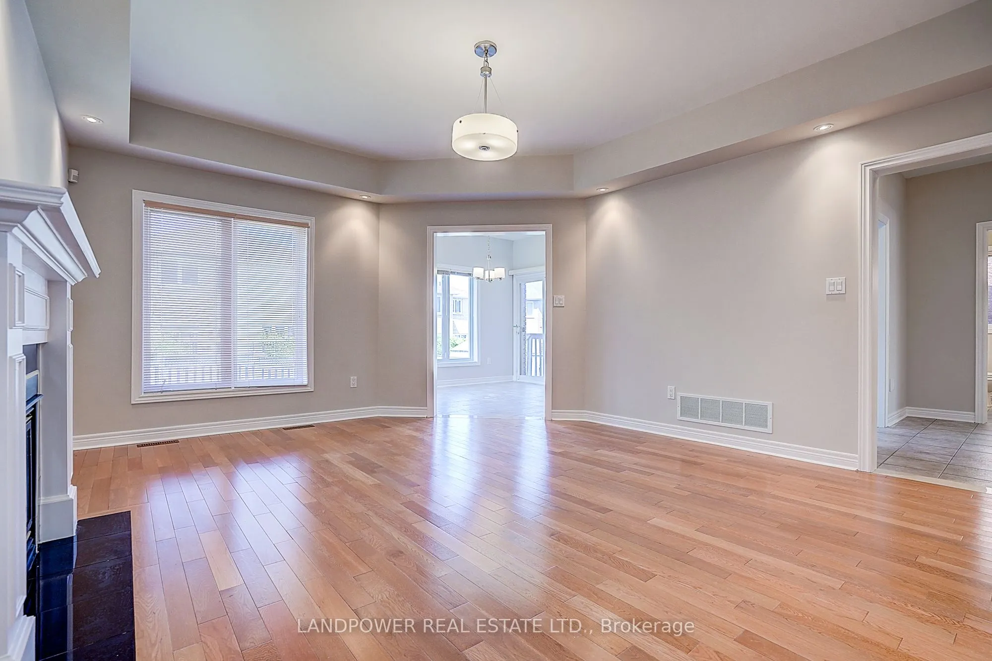 60 Valleyford Avenue