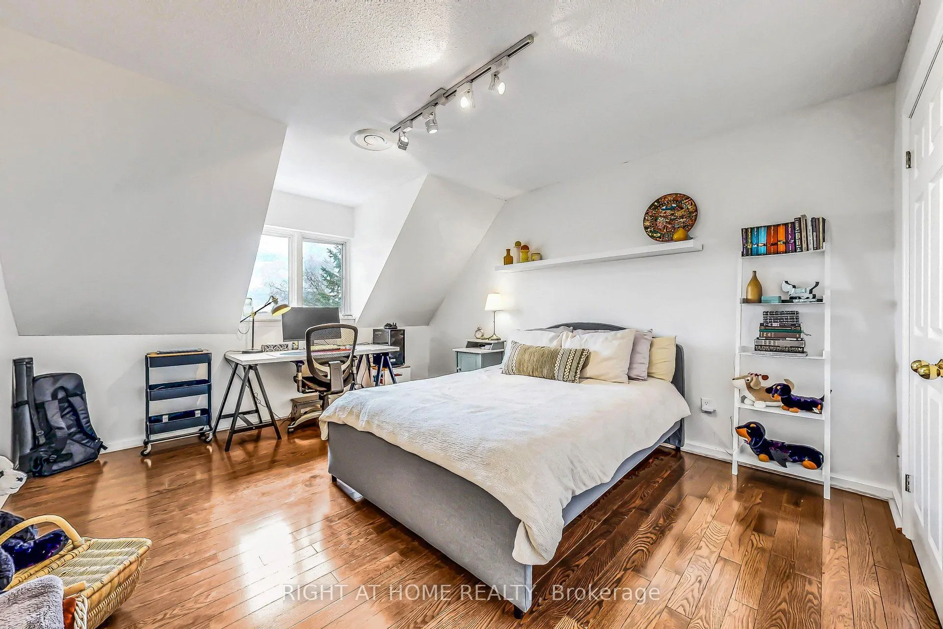 566 Sunset Beach Road