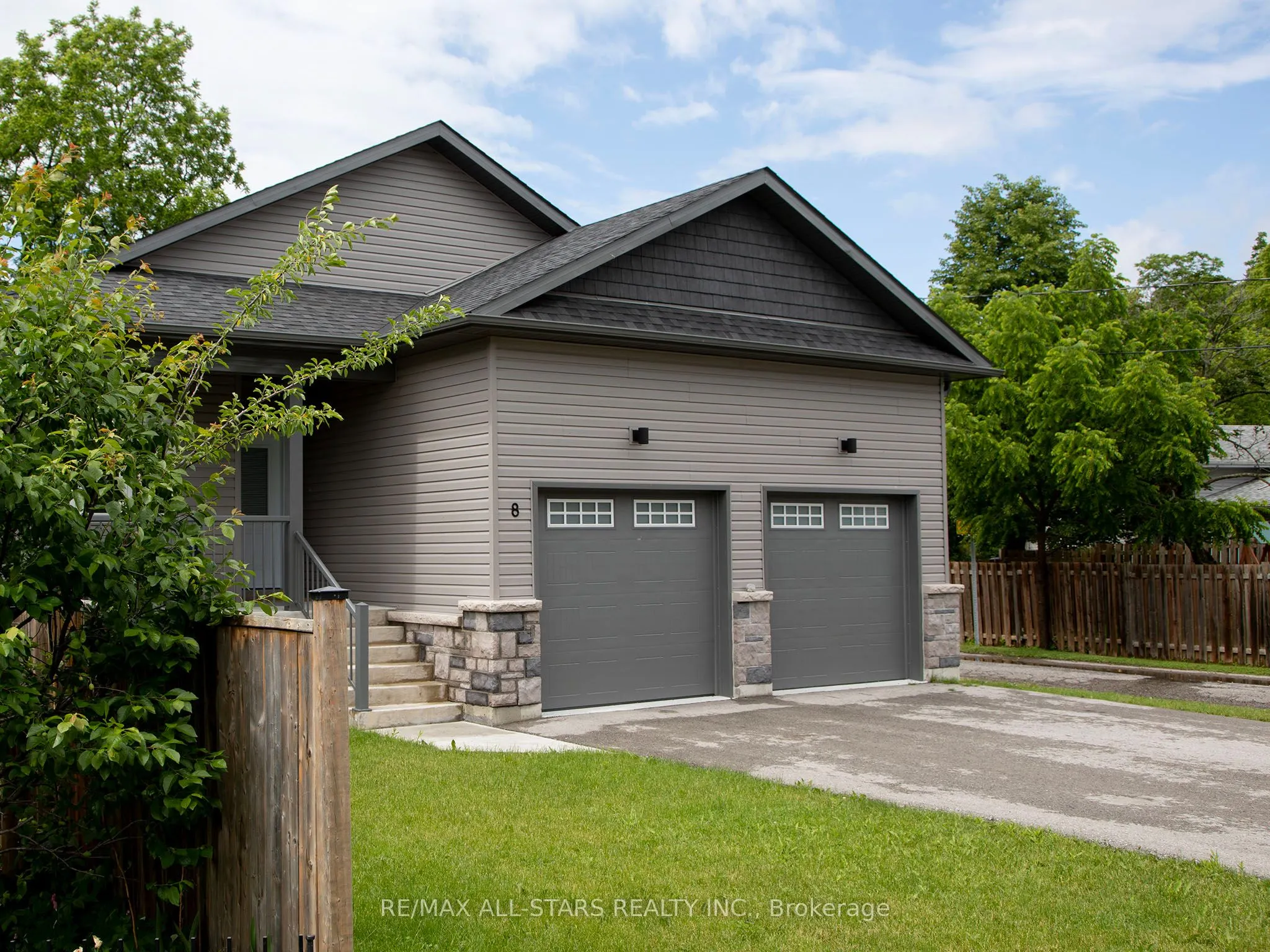 8 Georgina Street