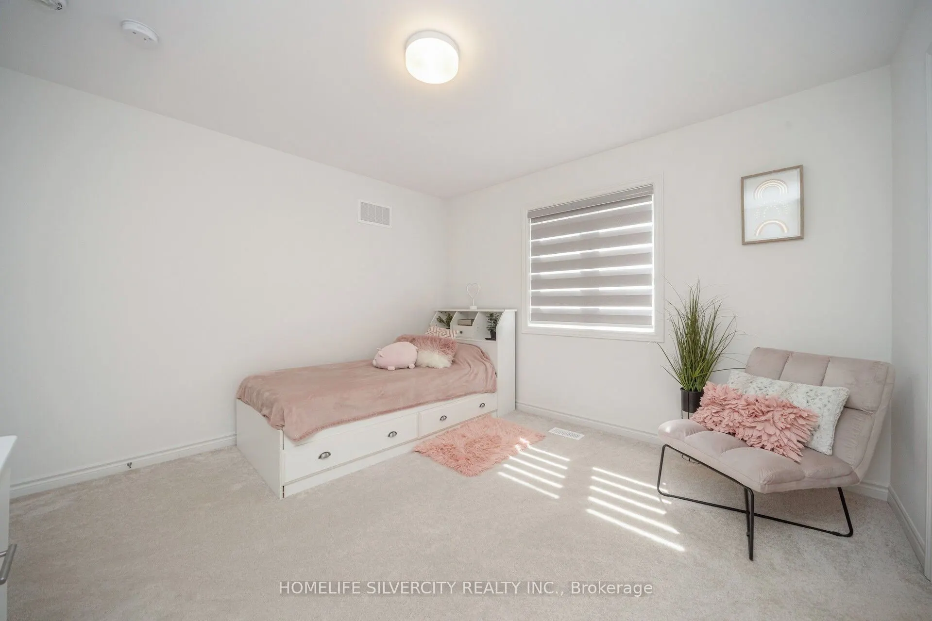 4 Sandhill Crescent
