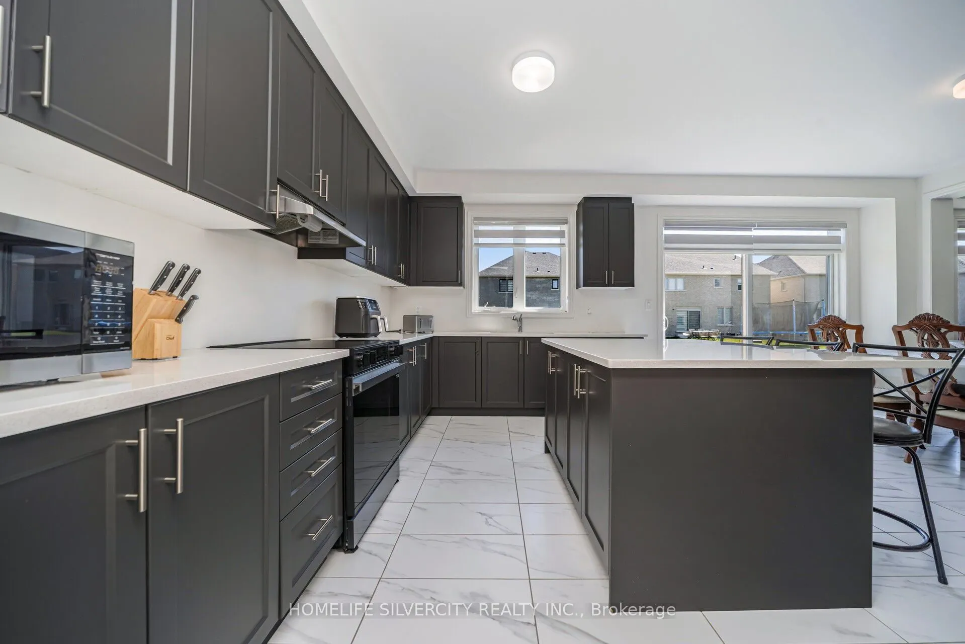 4 Sandhill Crescent