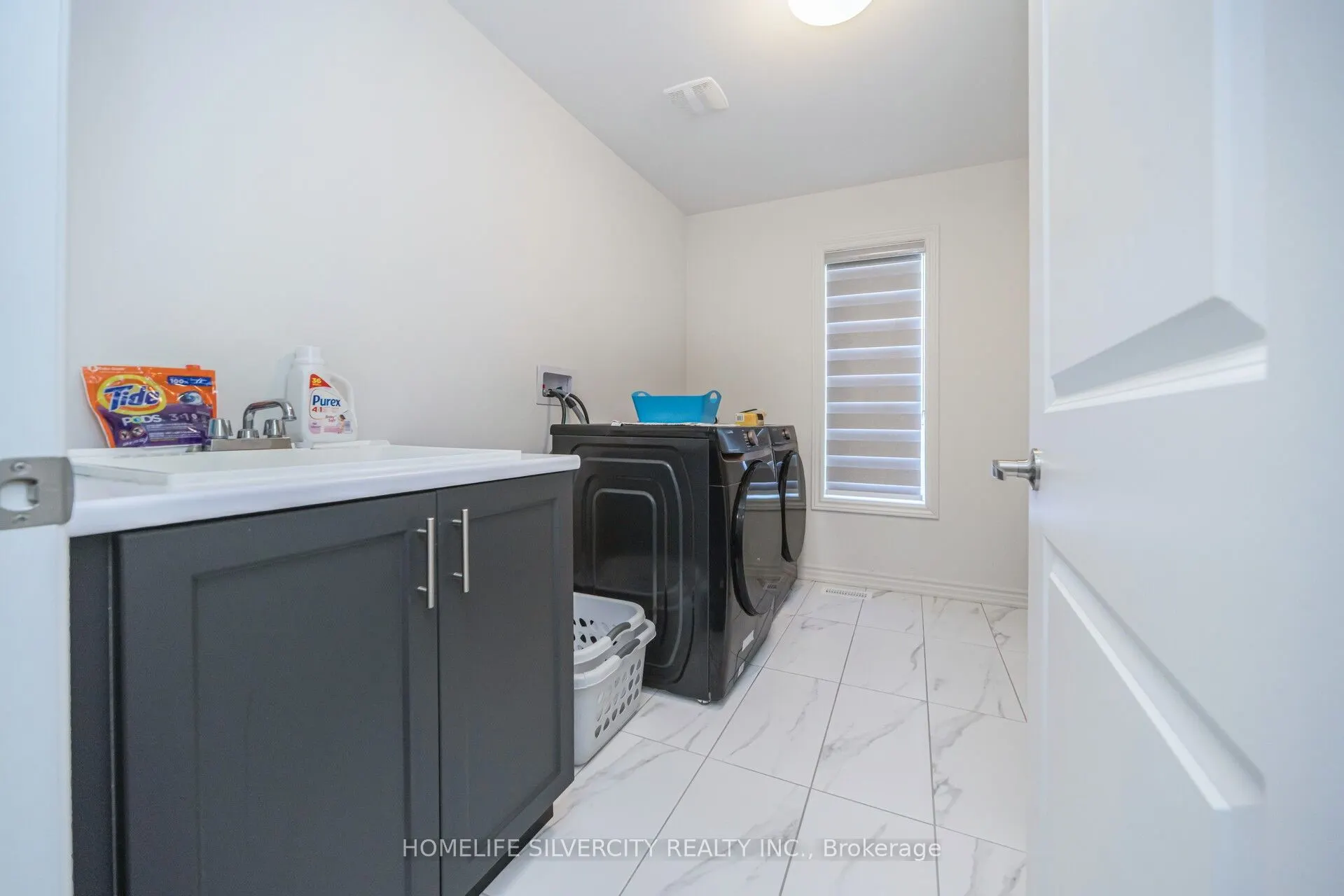4 Sandhill Crescent