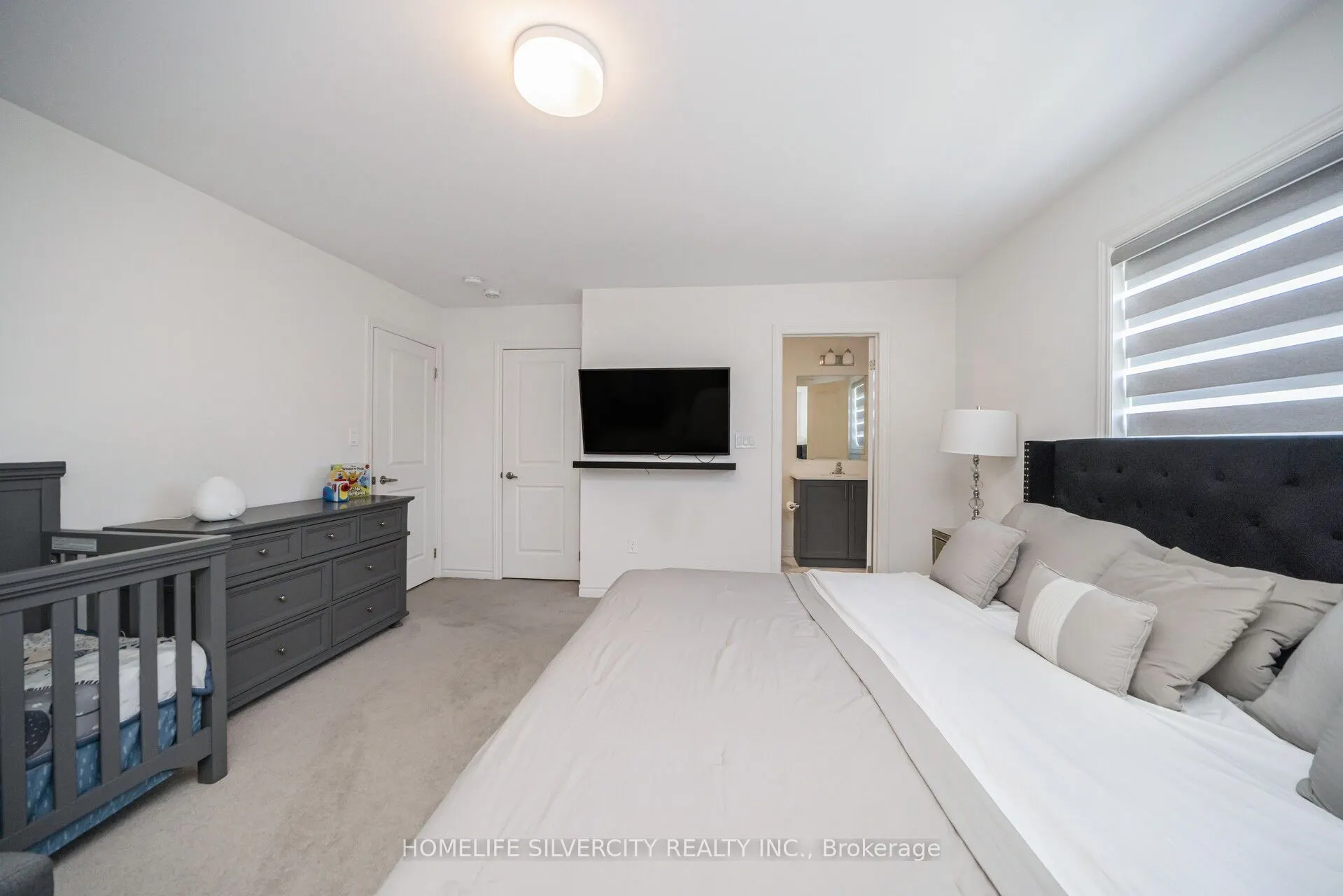 4 Sandhill Crescent
