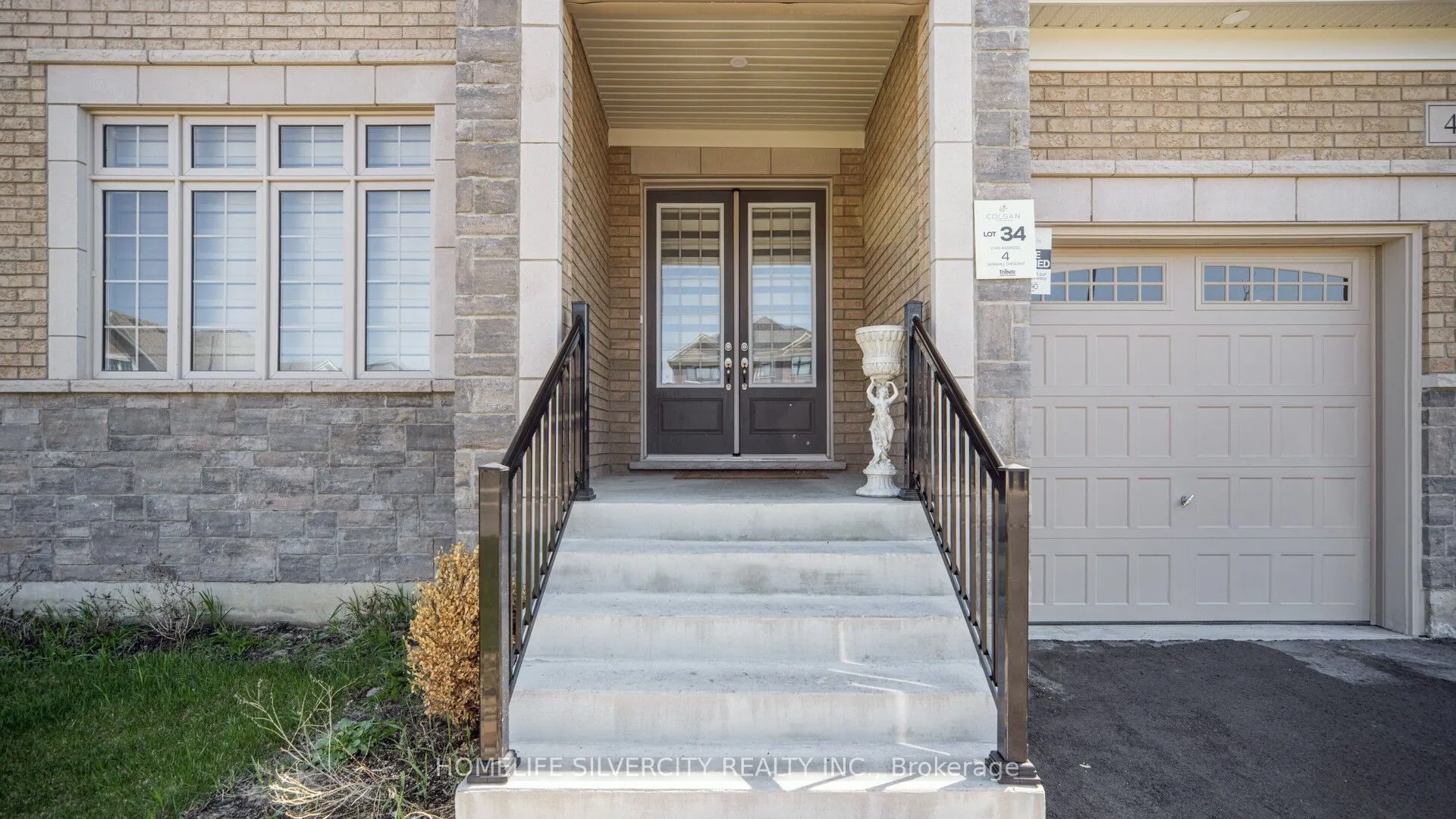 4 Sandhill Crescent