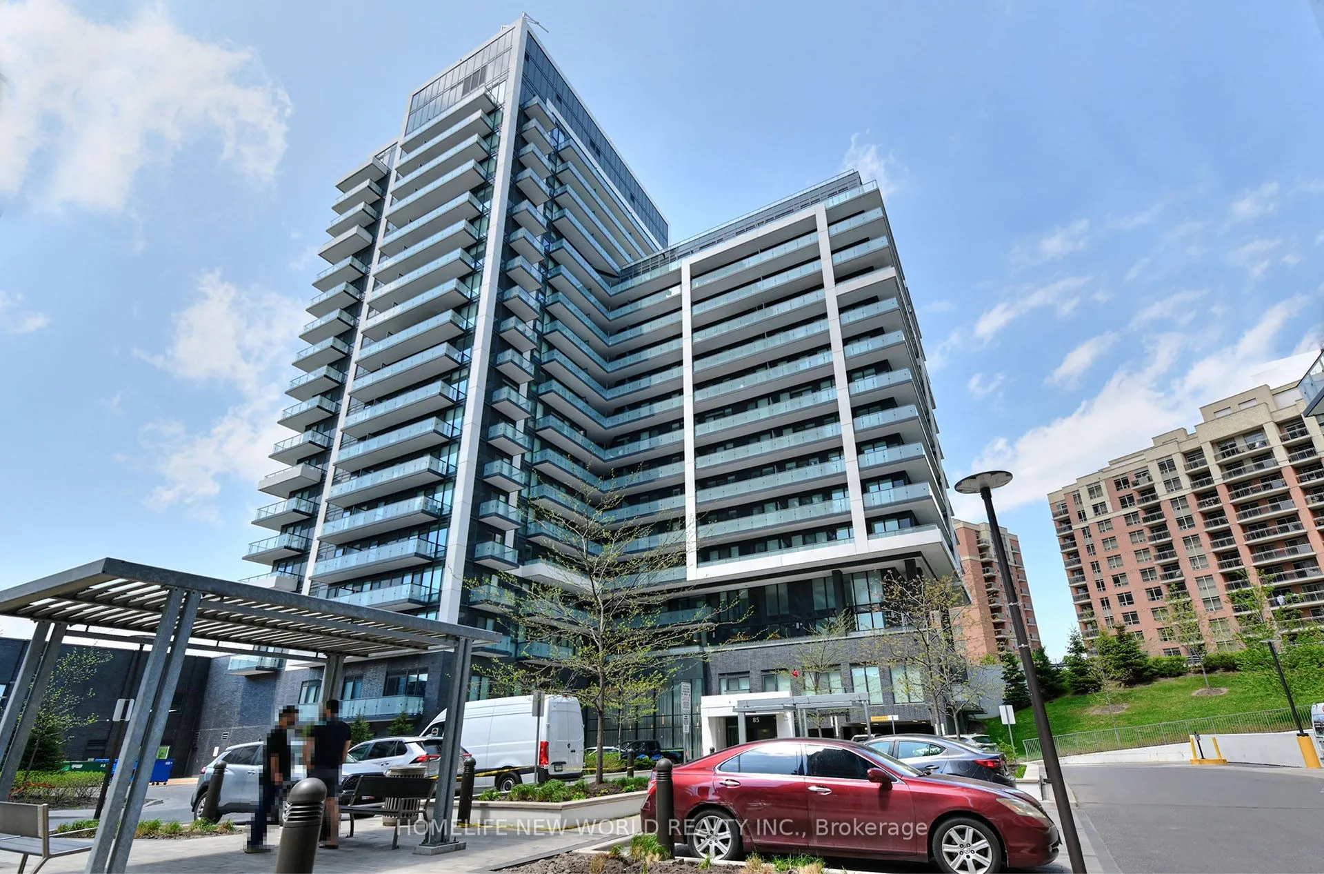 85 Oneida Crescent #811