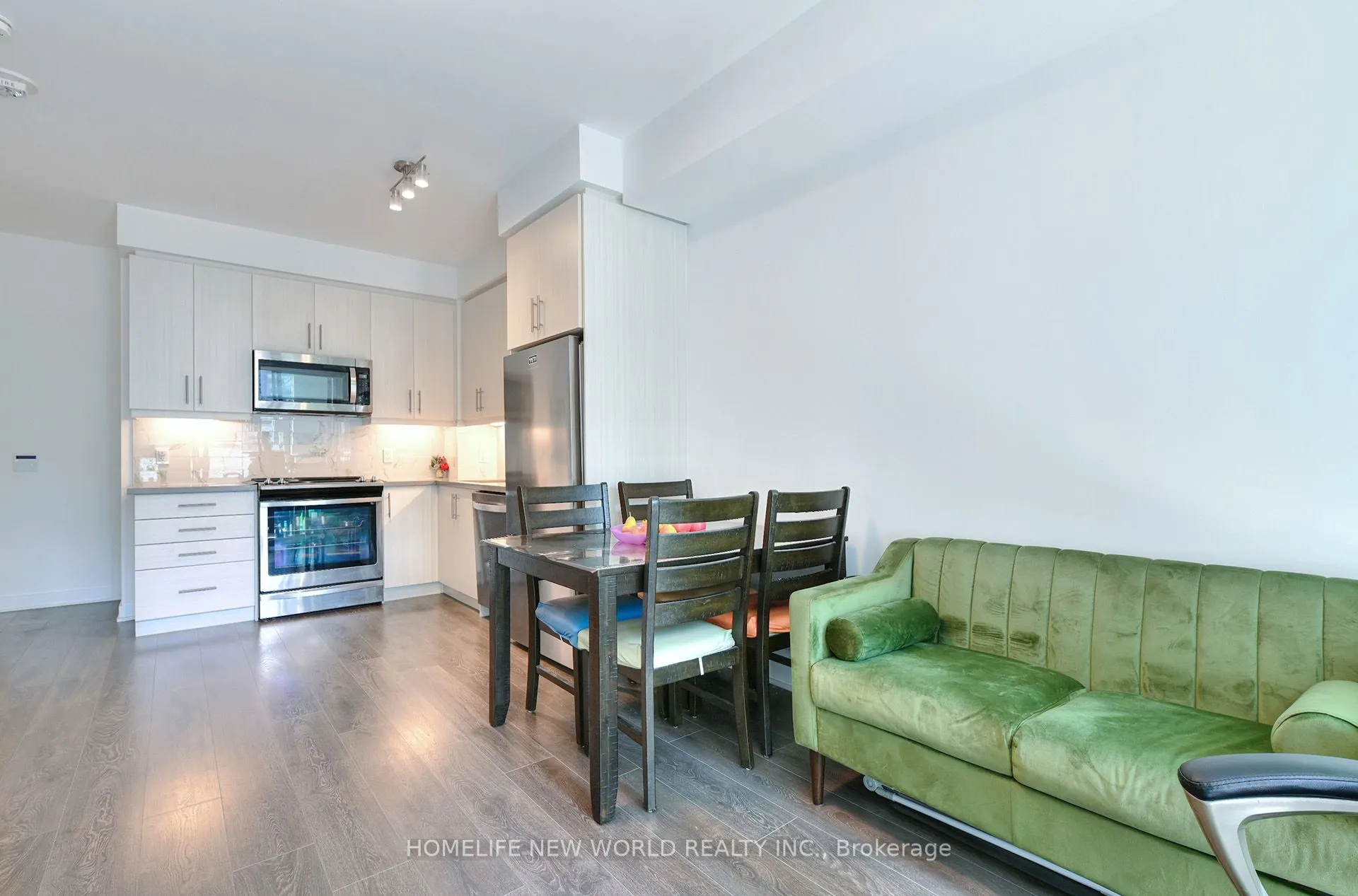 85 Oneida Crescent #811