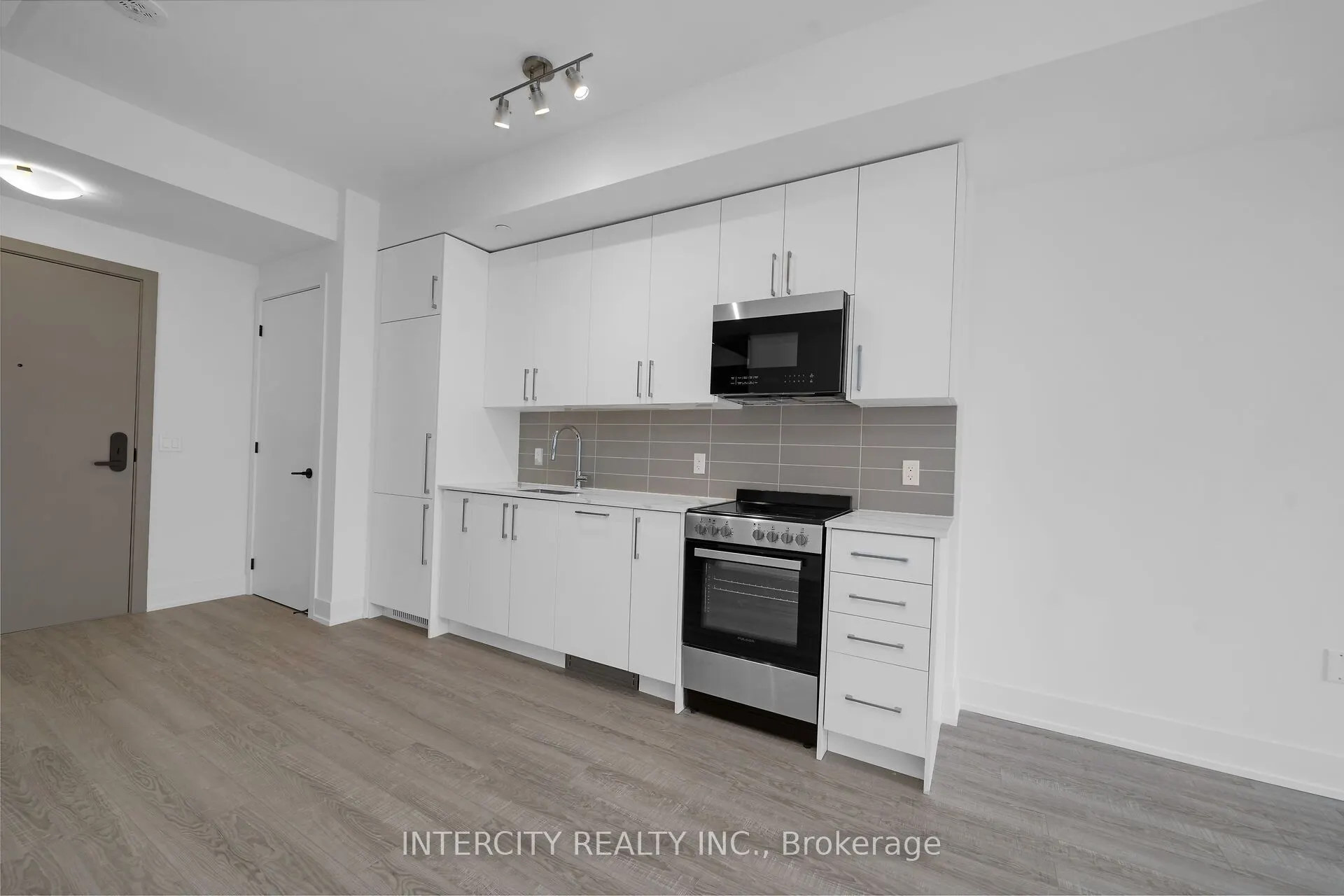 2075 King Road #227