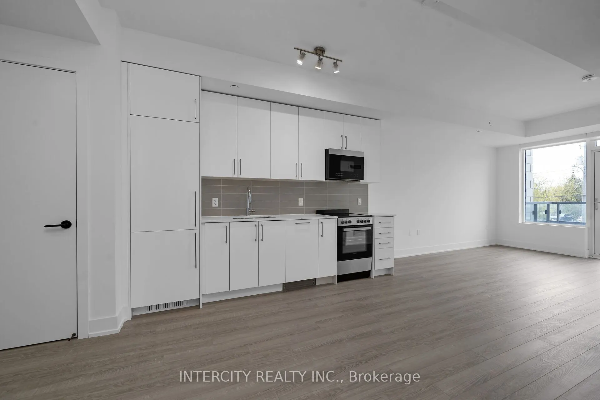 2075 King Road #227
